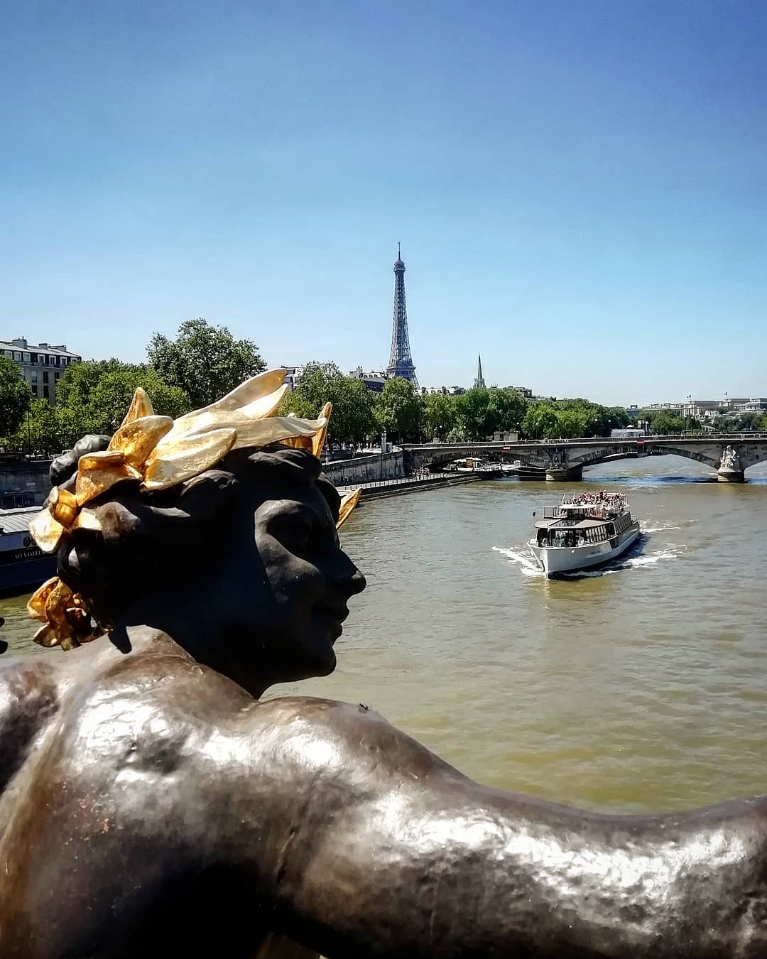 Vue de Paris, Tour de France des artisans HISTOIRES FRANCAISES