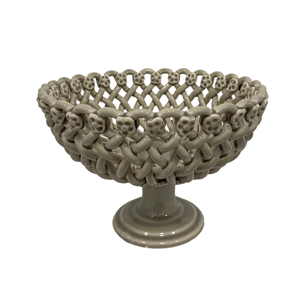 Iconic woven basket with foot