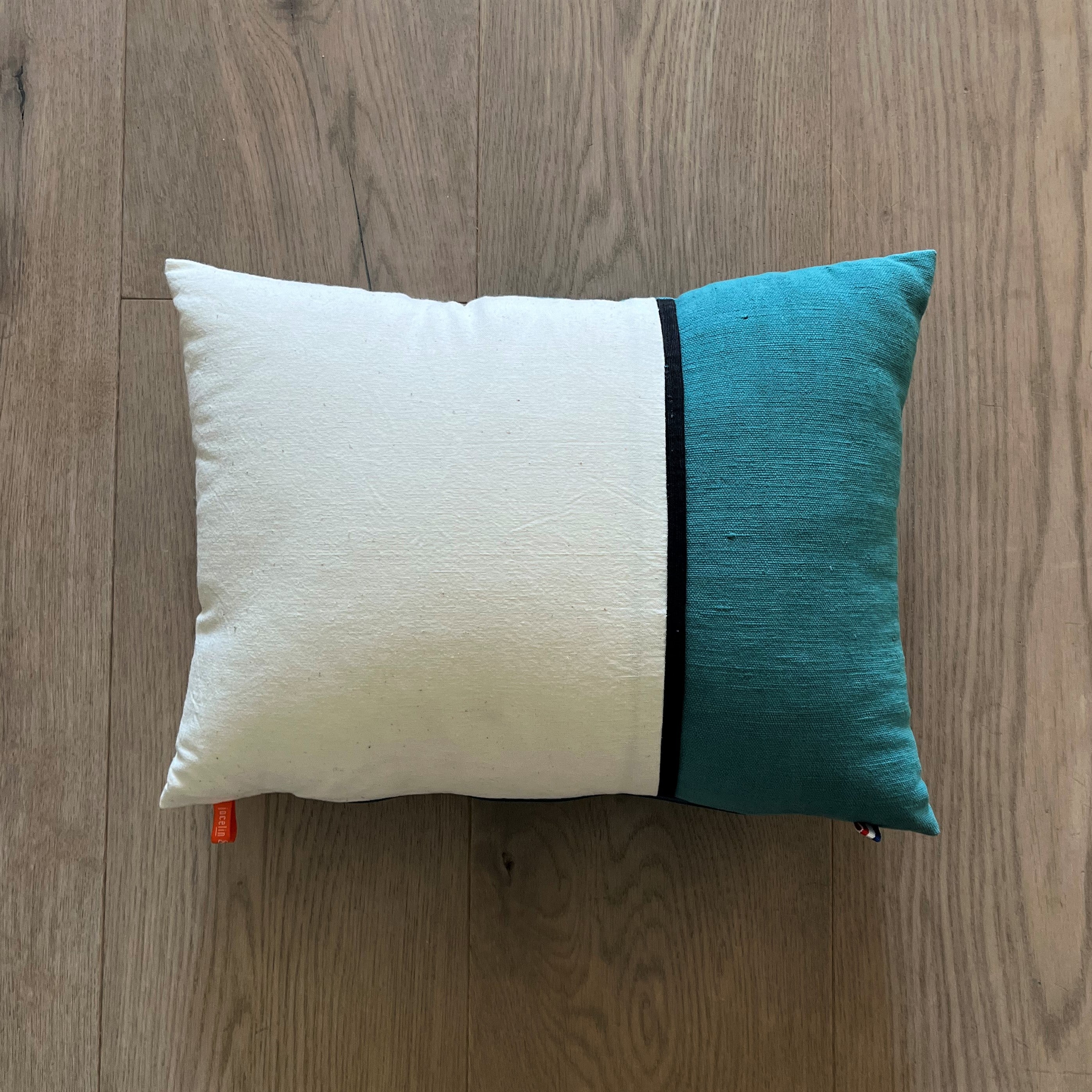 Galon Cushion