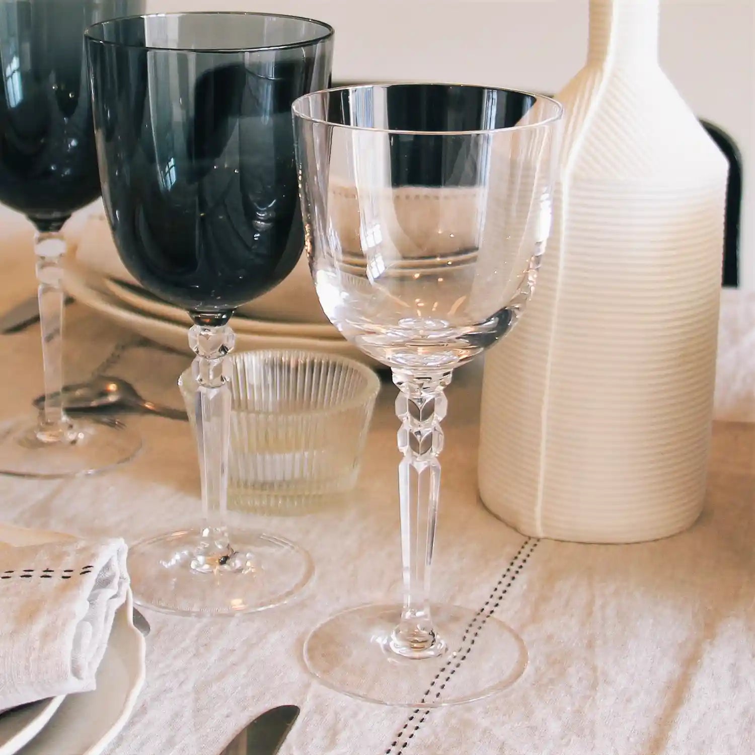 Smooth double knob square Vine glass