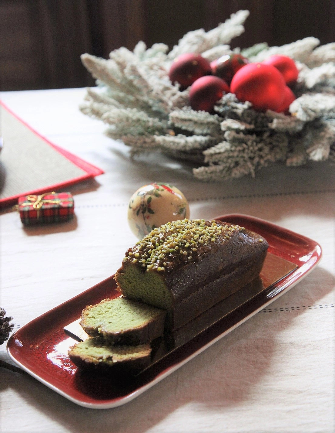 Tourron rectangular cake dish