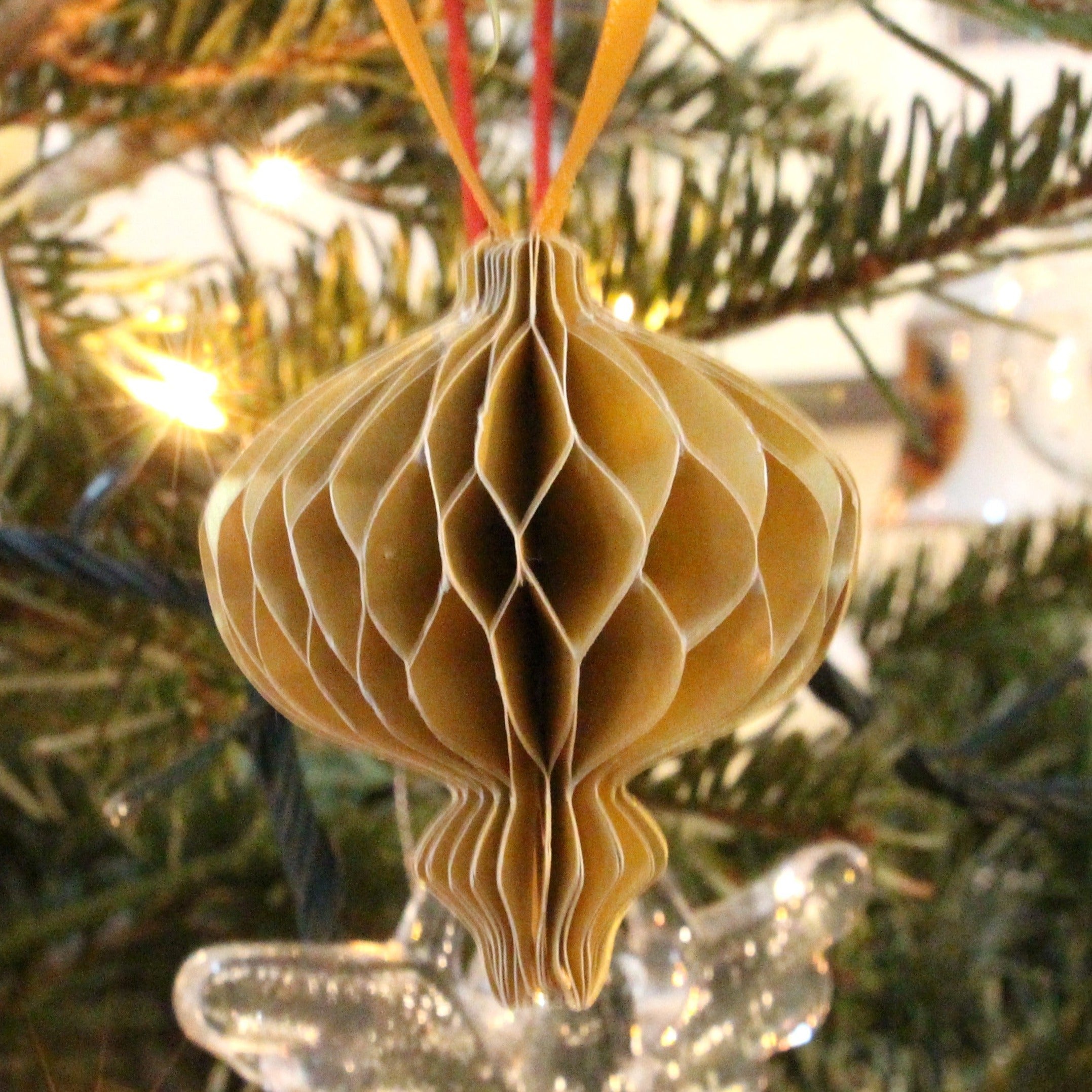 Coffret 4 boules de Noël, en papier argent, MELINA VASSEREAU, made in France et écoresponsable