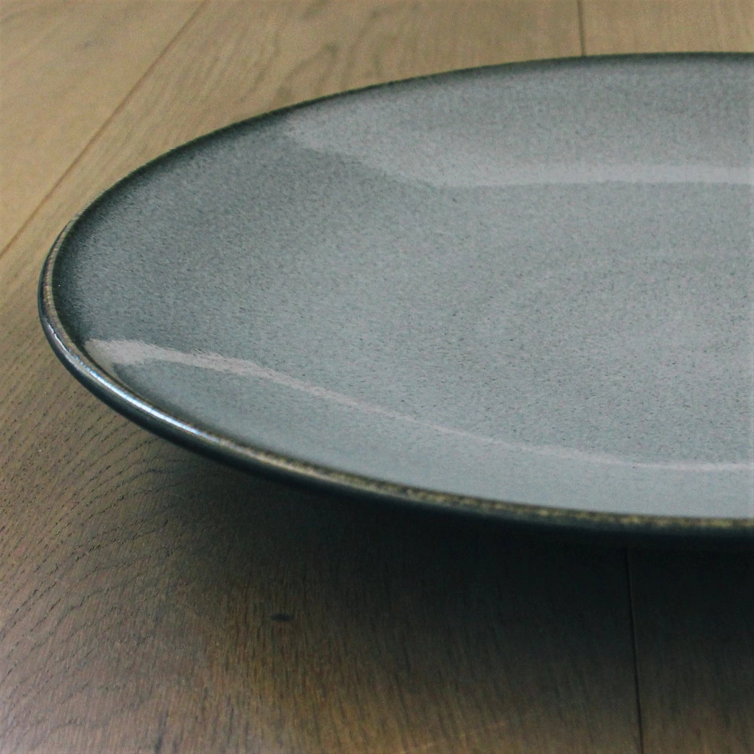 Tourron round service dish