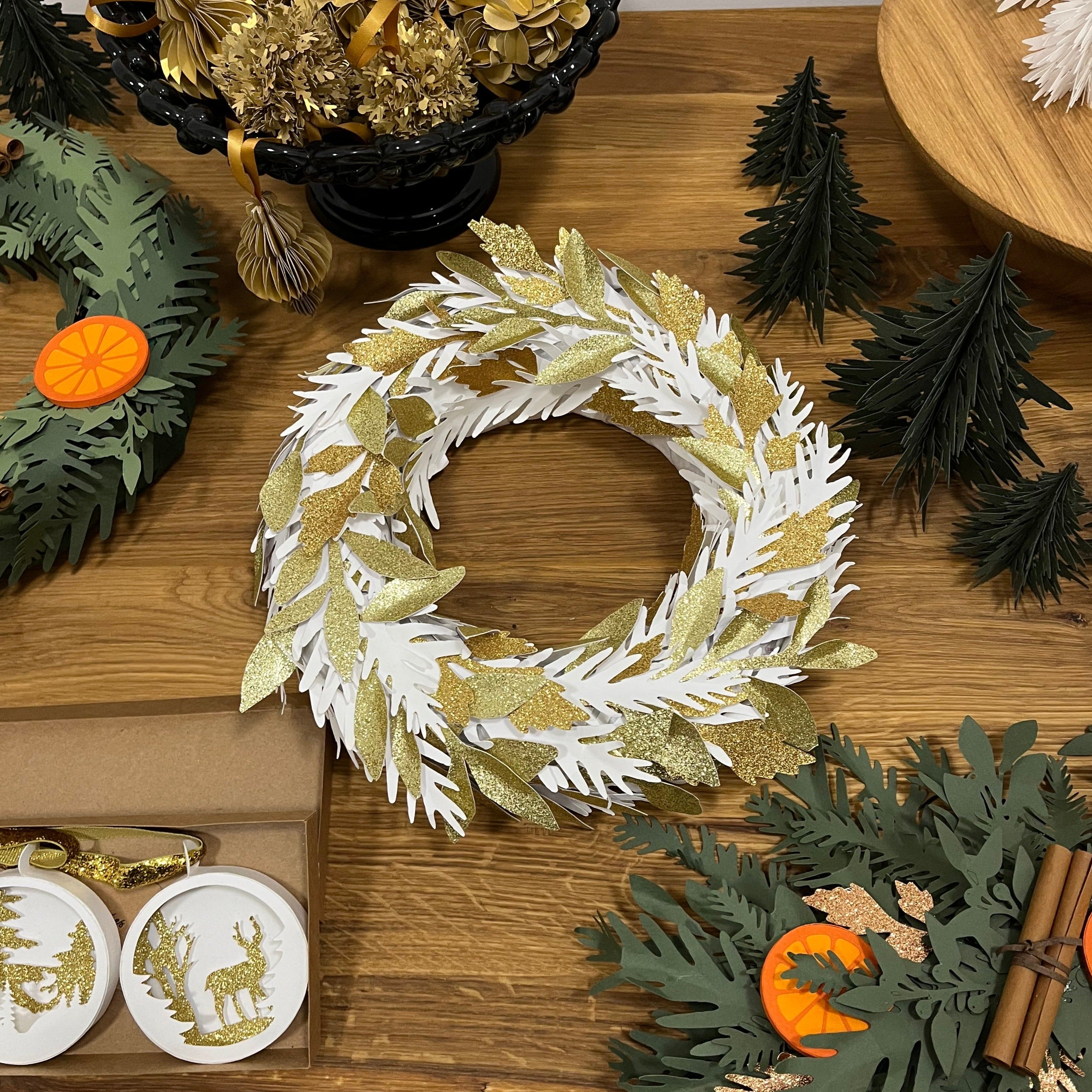 Couronne Neige en papier découpé, MELINA VASSEREAU, made in France et écoresponsable