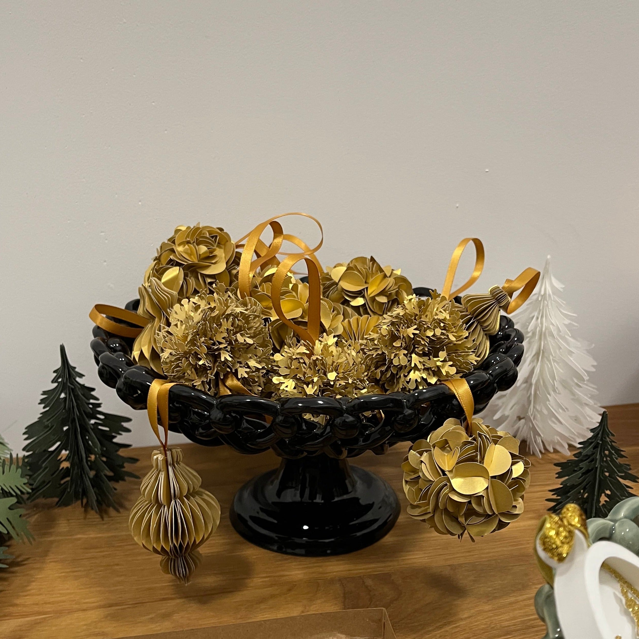 Coffret 4 boules de Noël, en papier argent, MELINA VASSEREAU, made in France et écoresponsable