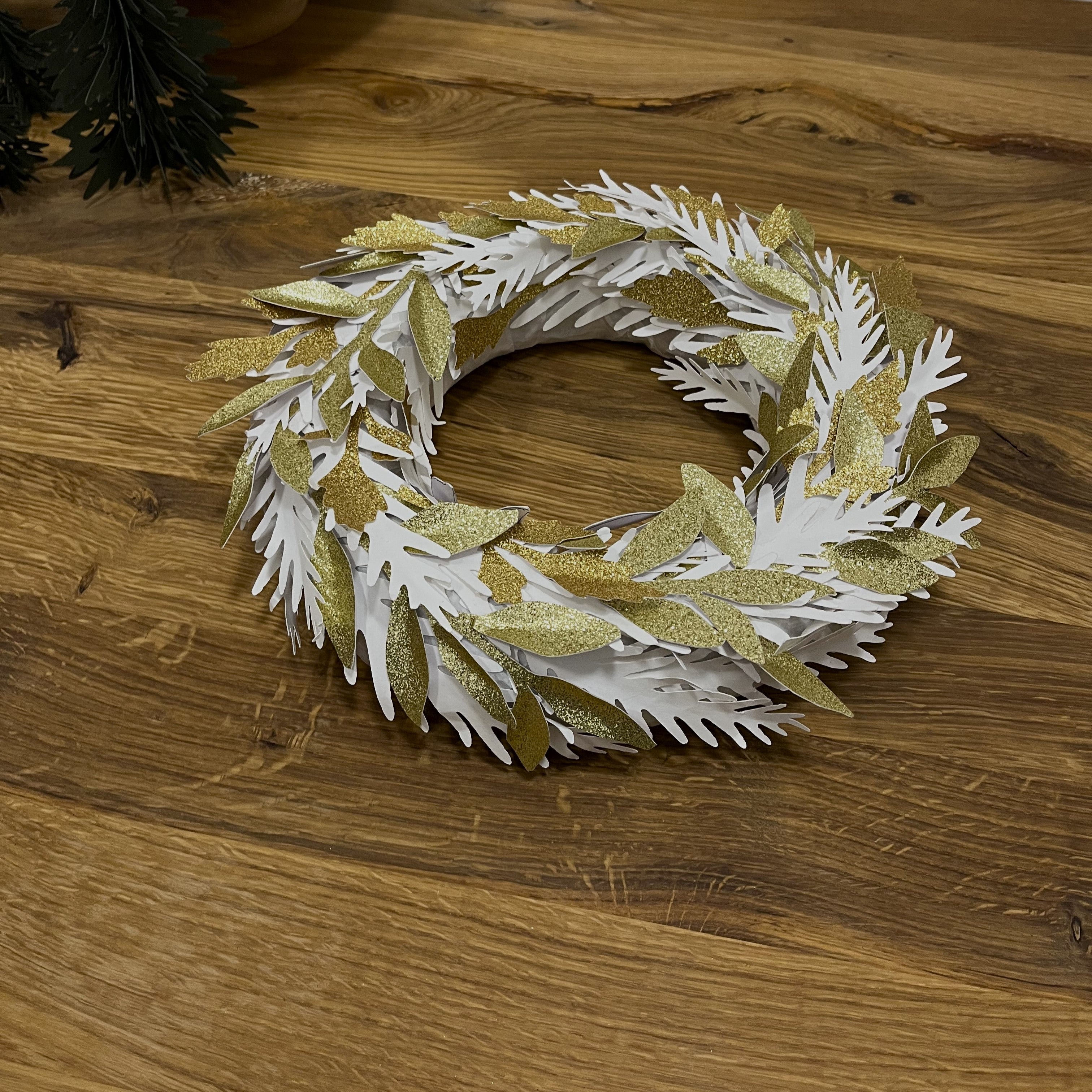 Couronne Neige en papier découpé, MELINA VASSEREAU, made in France et écoresponsable