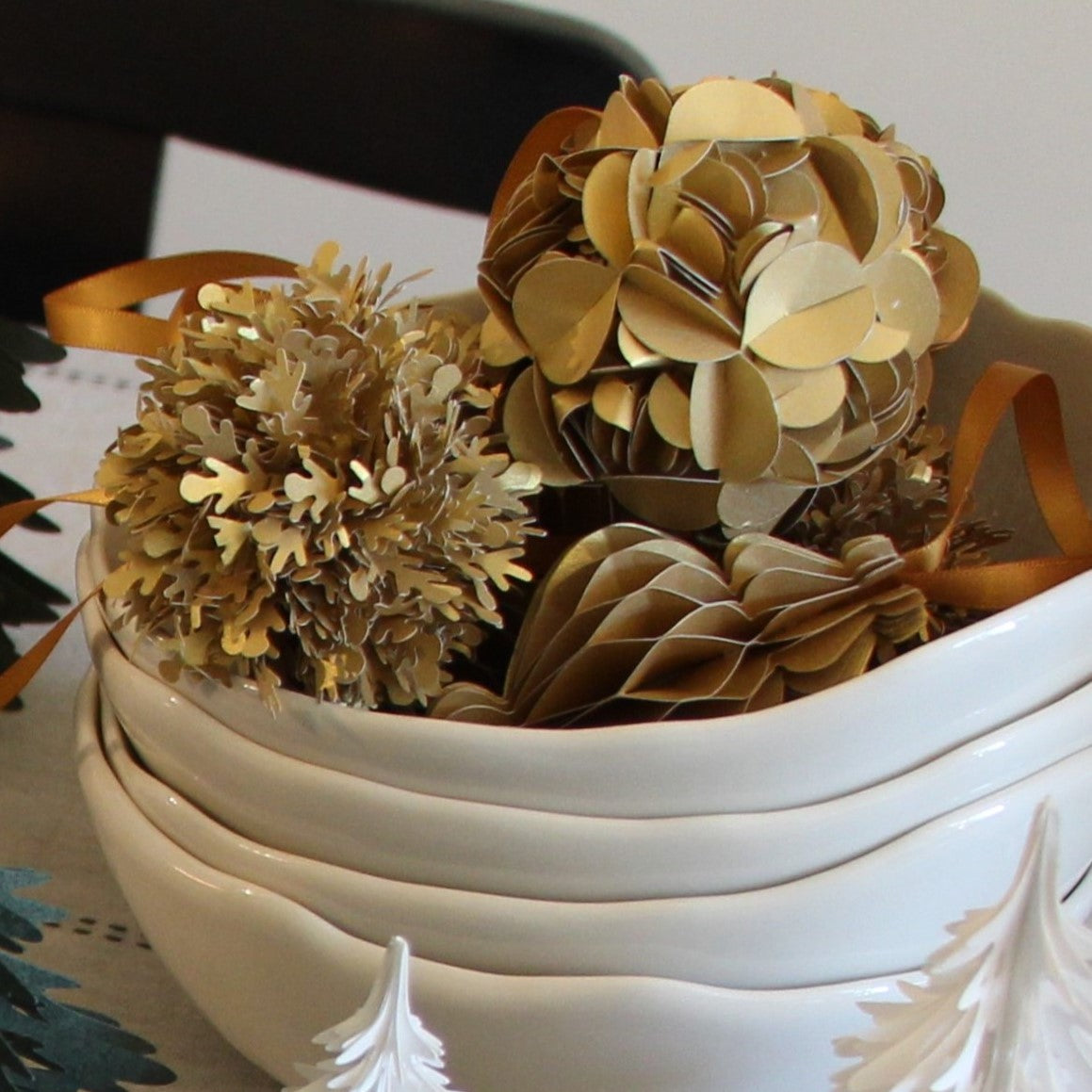 Coffret 4 boules de Noël, en papier argent, MELINA VASSEREAU, made in France et écoresponsable