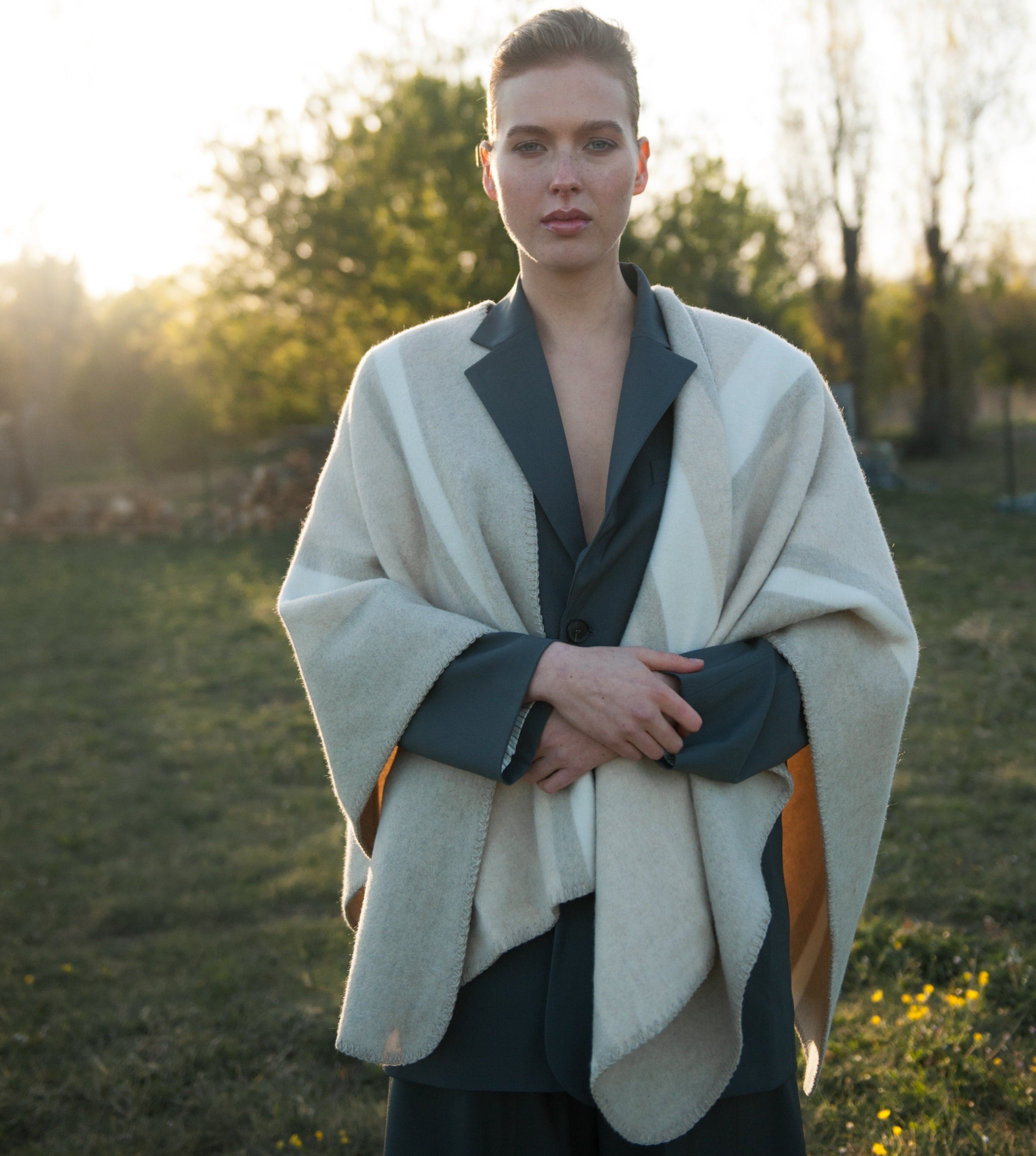 Cape en laine Mothearl, LA MERICAINE, made in France