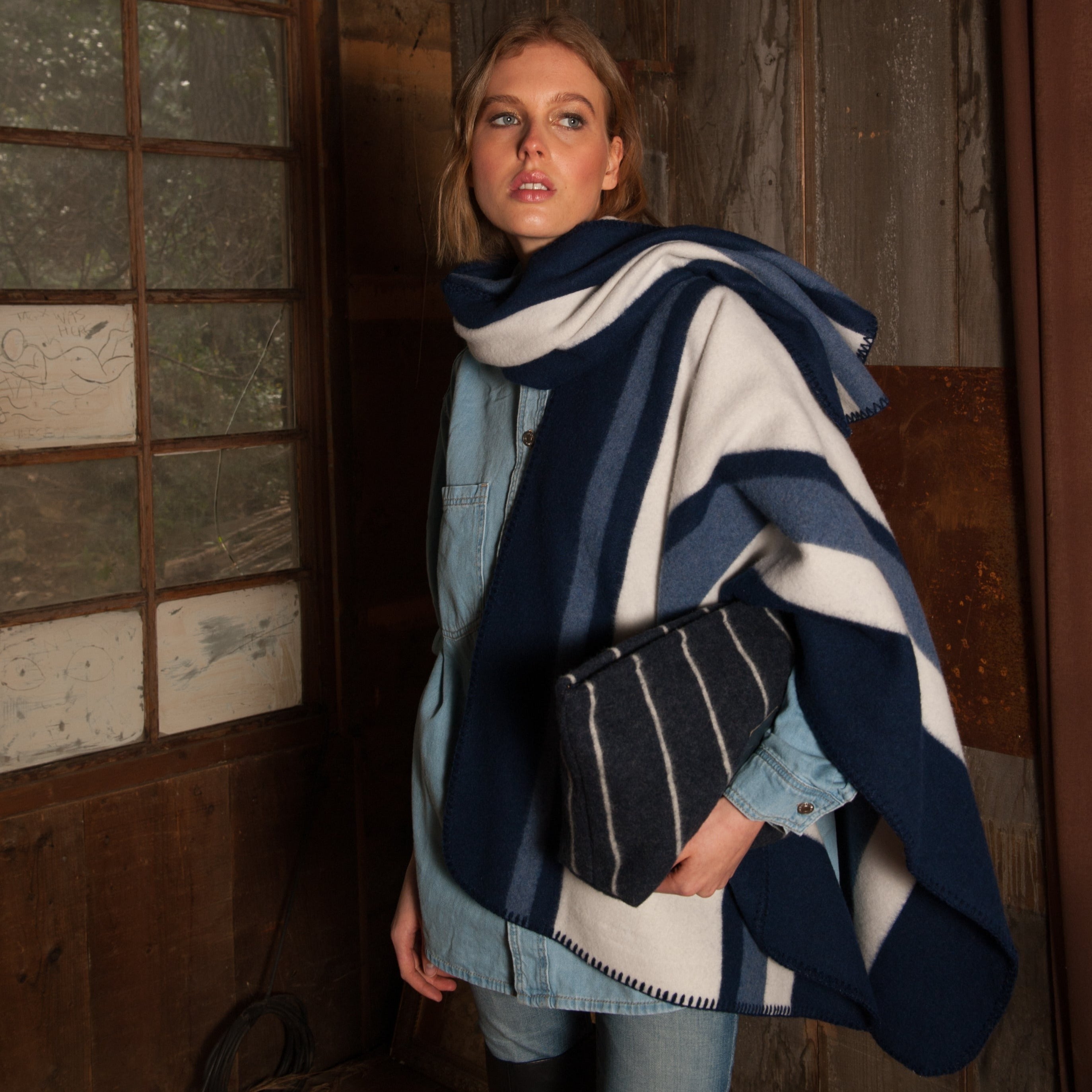 Cape en laine Poncas, LA MERICAINE, made in France