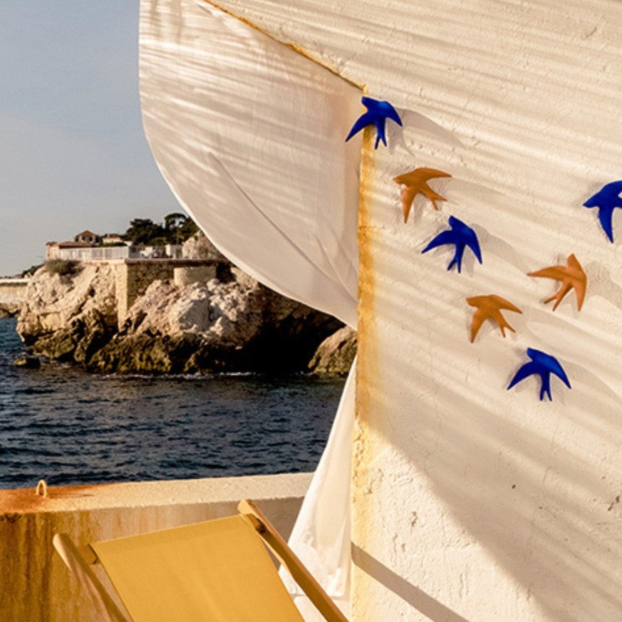 Volage ultramarine blue wall decoration