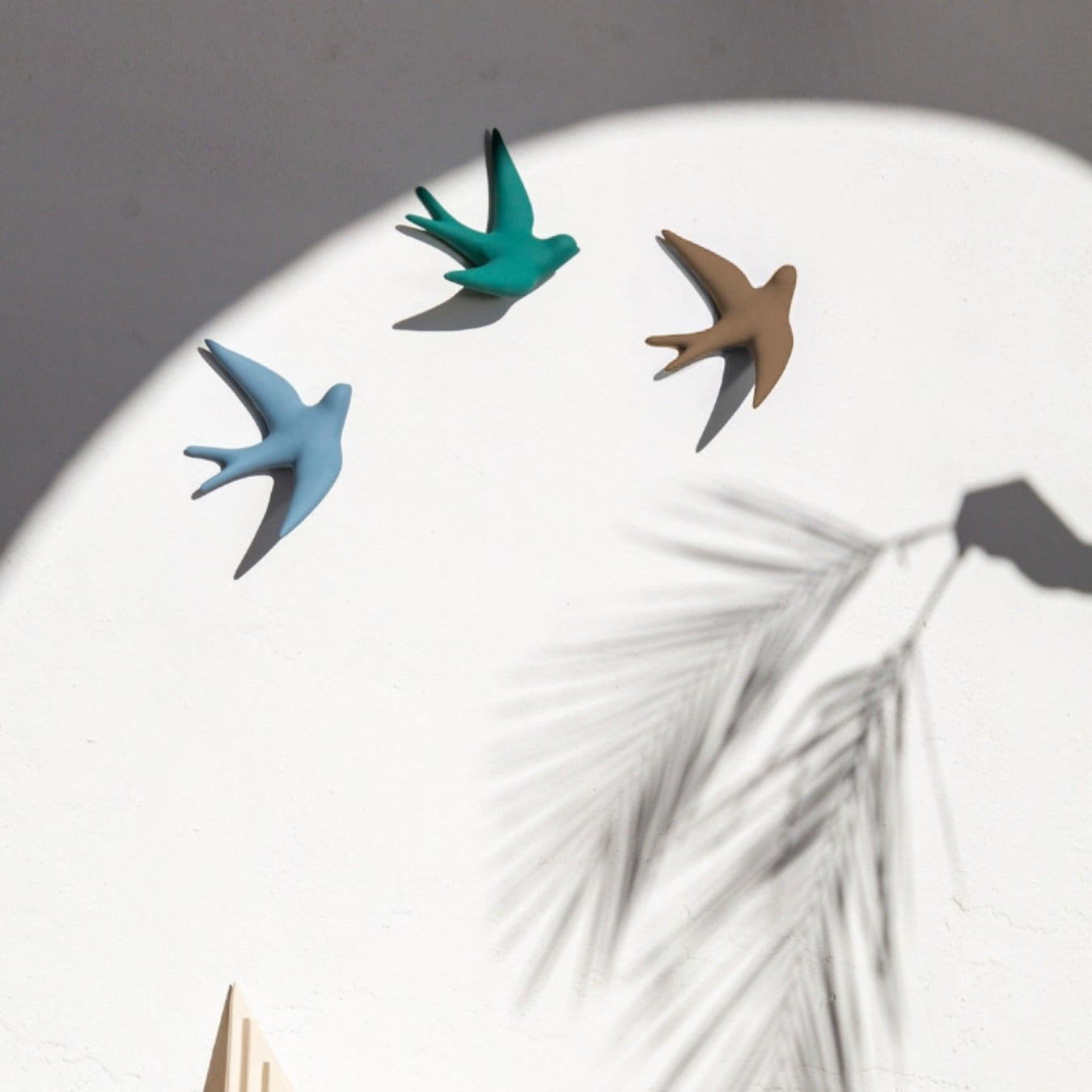 Volage wall decoration