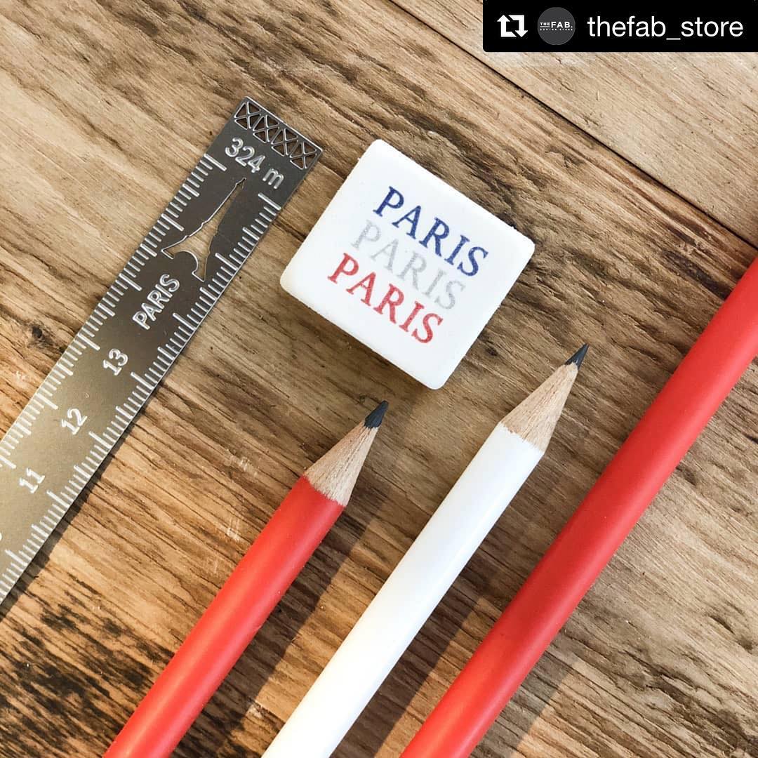 Eiffel Tower writing set