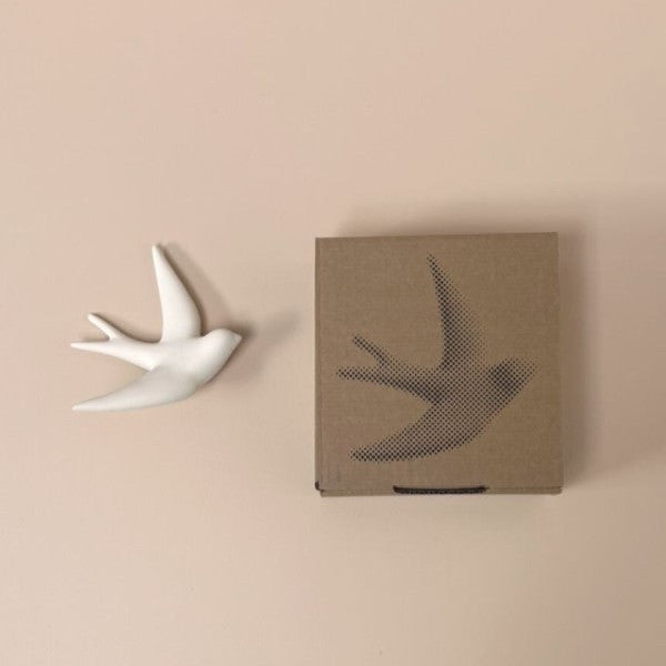 Volage hirondelle en céramique