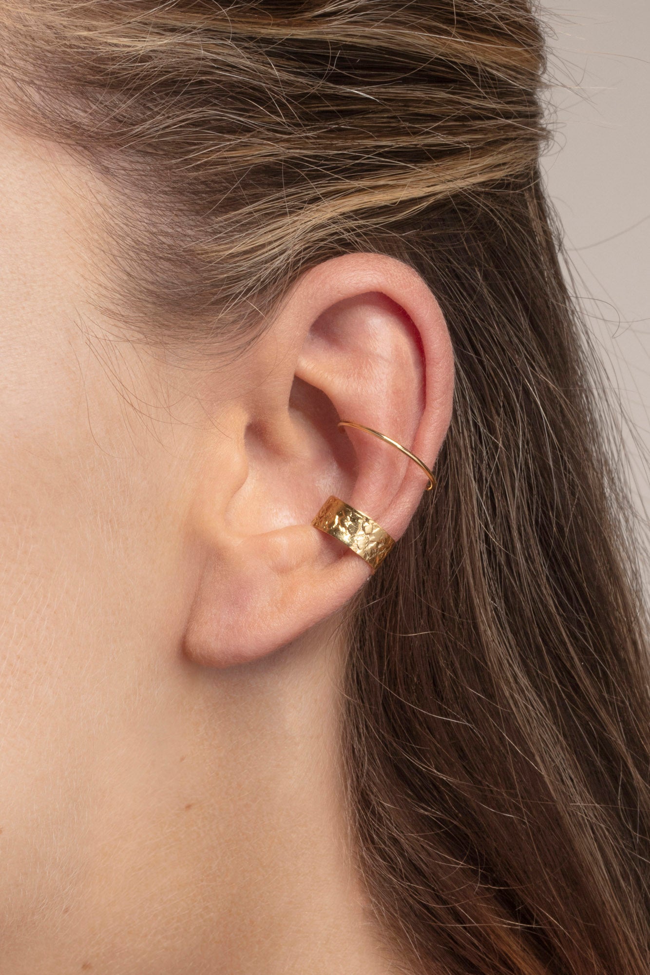 Bijou d'oreille HUGUES doré APRIL PLEASE, 100% français et écoresponsable, HISTOIRES FRANCAISES
