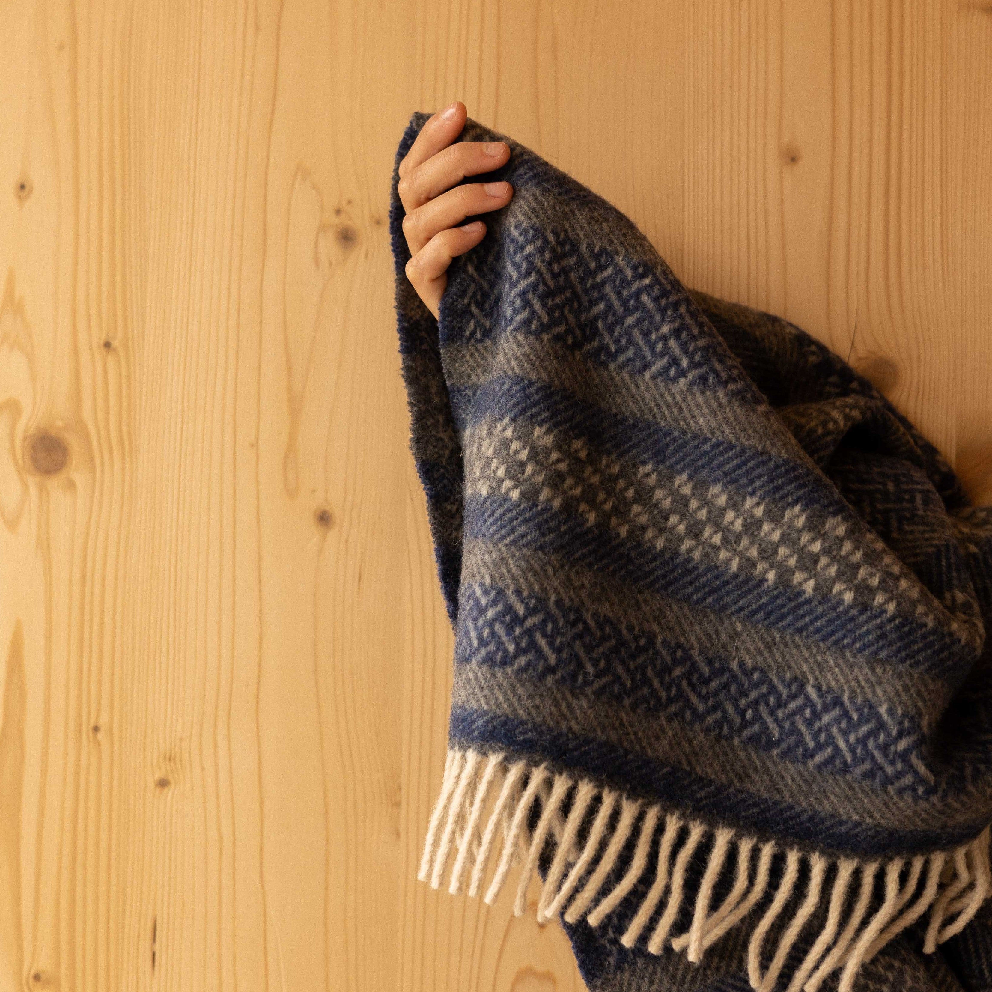 Plaid Erik en laine des Pyrénées, PLAID COCOONING, made in France et écoresponsable