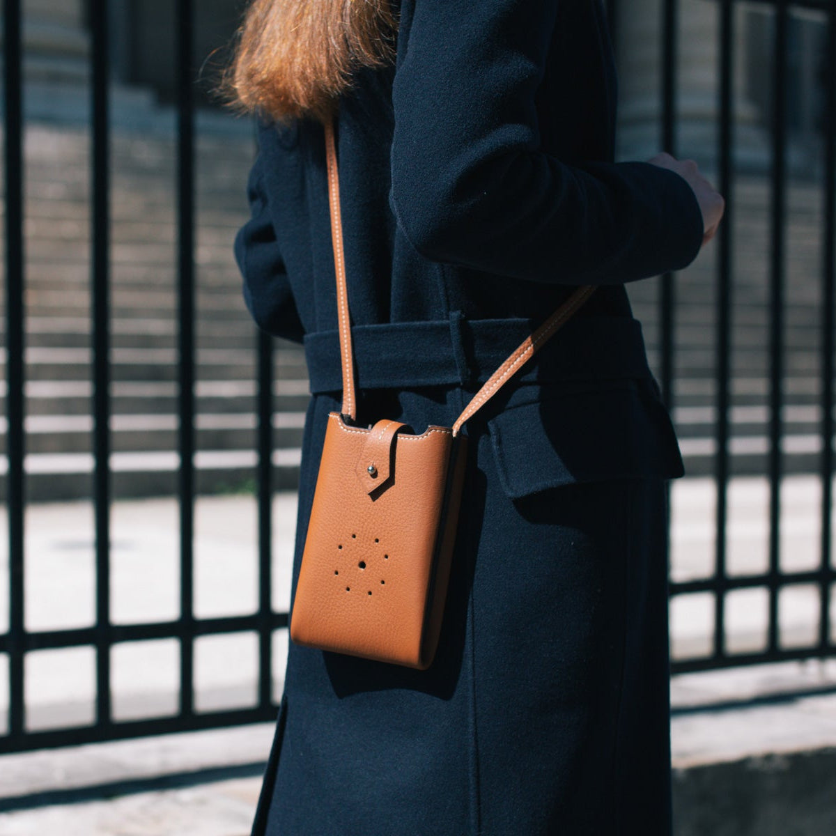 sac mini pochette Léo en cuir de veau grainé Gold CESAIRE 100% français et écoresponsable HISTOIRES FRANCAISES