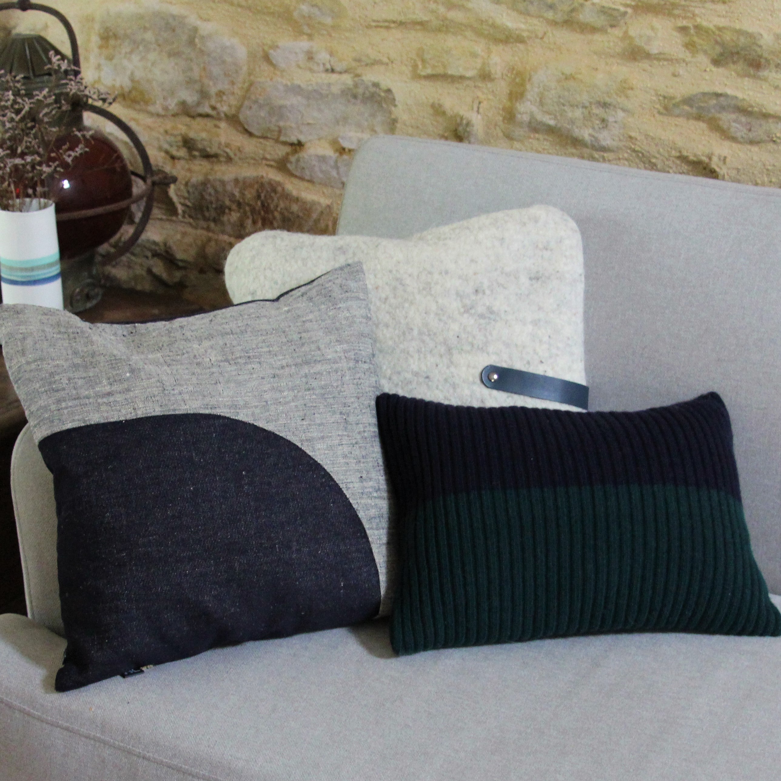 Coussin en laine merinos, ROYALTIES, made in France