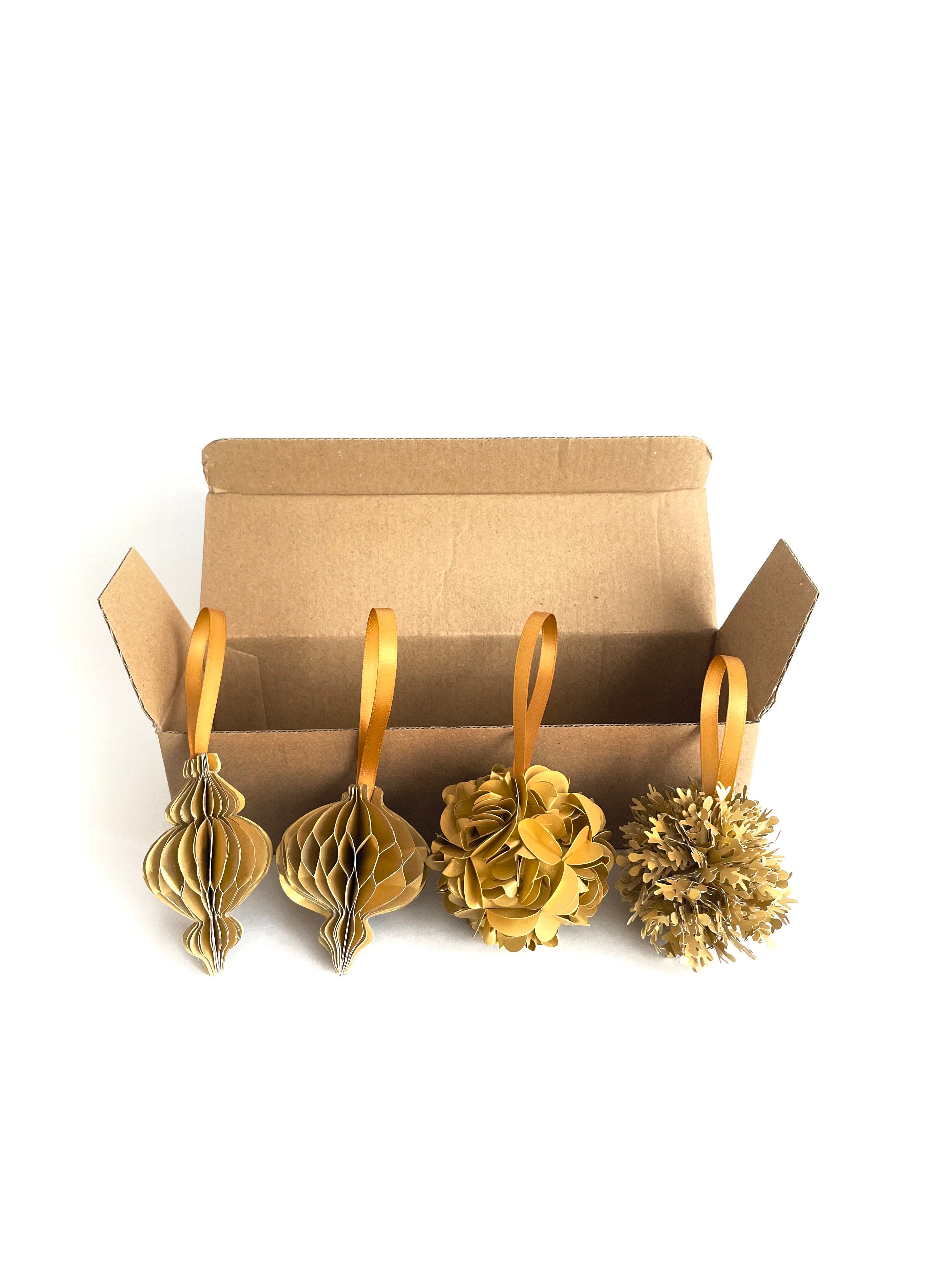 Coffret 4 boules de Noël, en papier or, MELINA VASSEREAU, made in France et écoresponsable