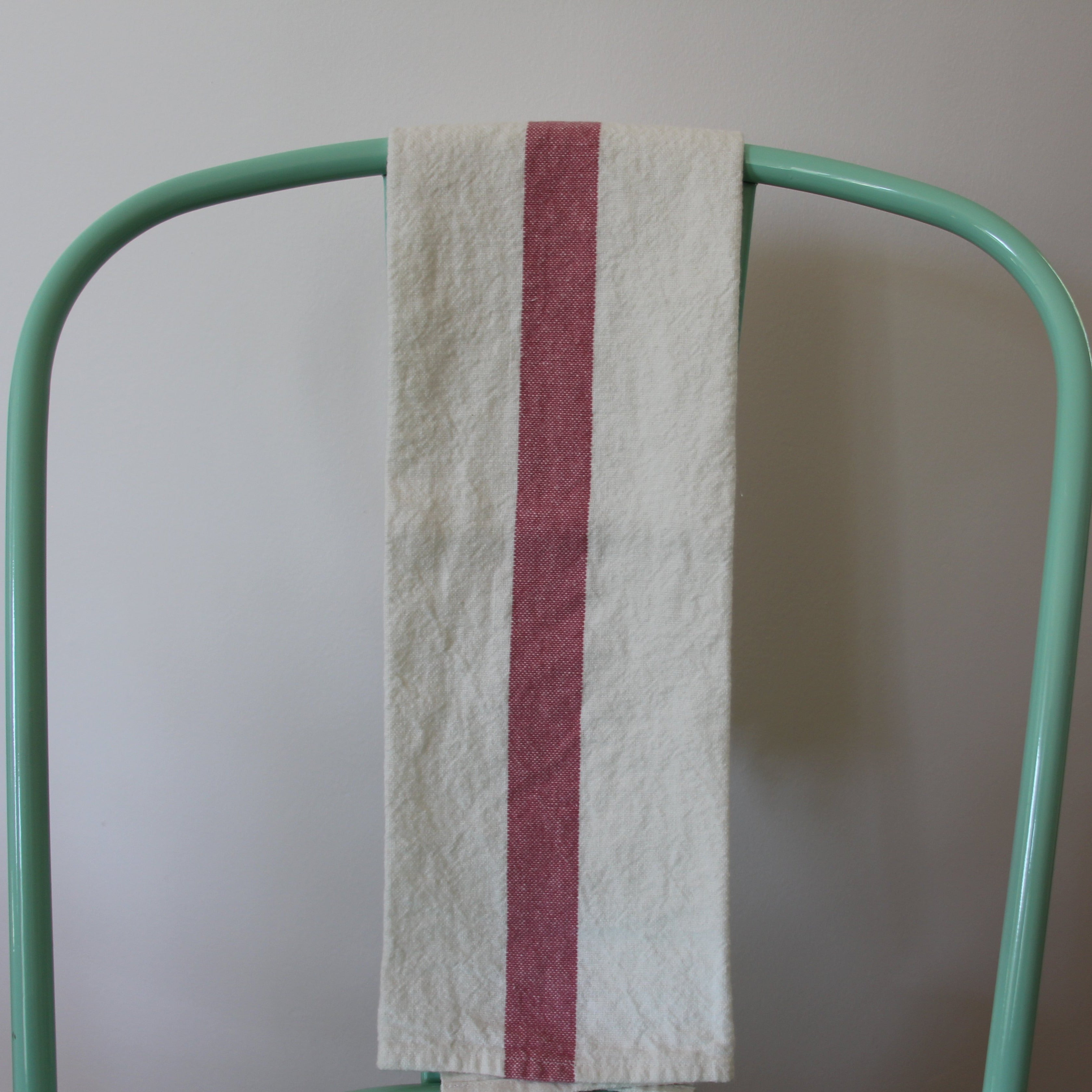 torchon Doudou blanc rayé rose CHARVET EDITIONS, 100% français et écoresponsable  HISTOIRES FRANCAISES