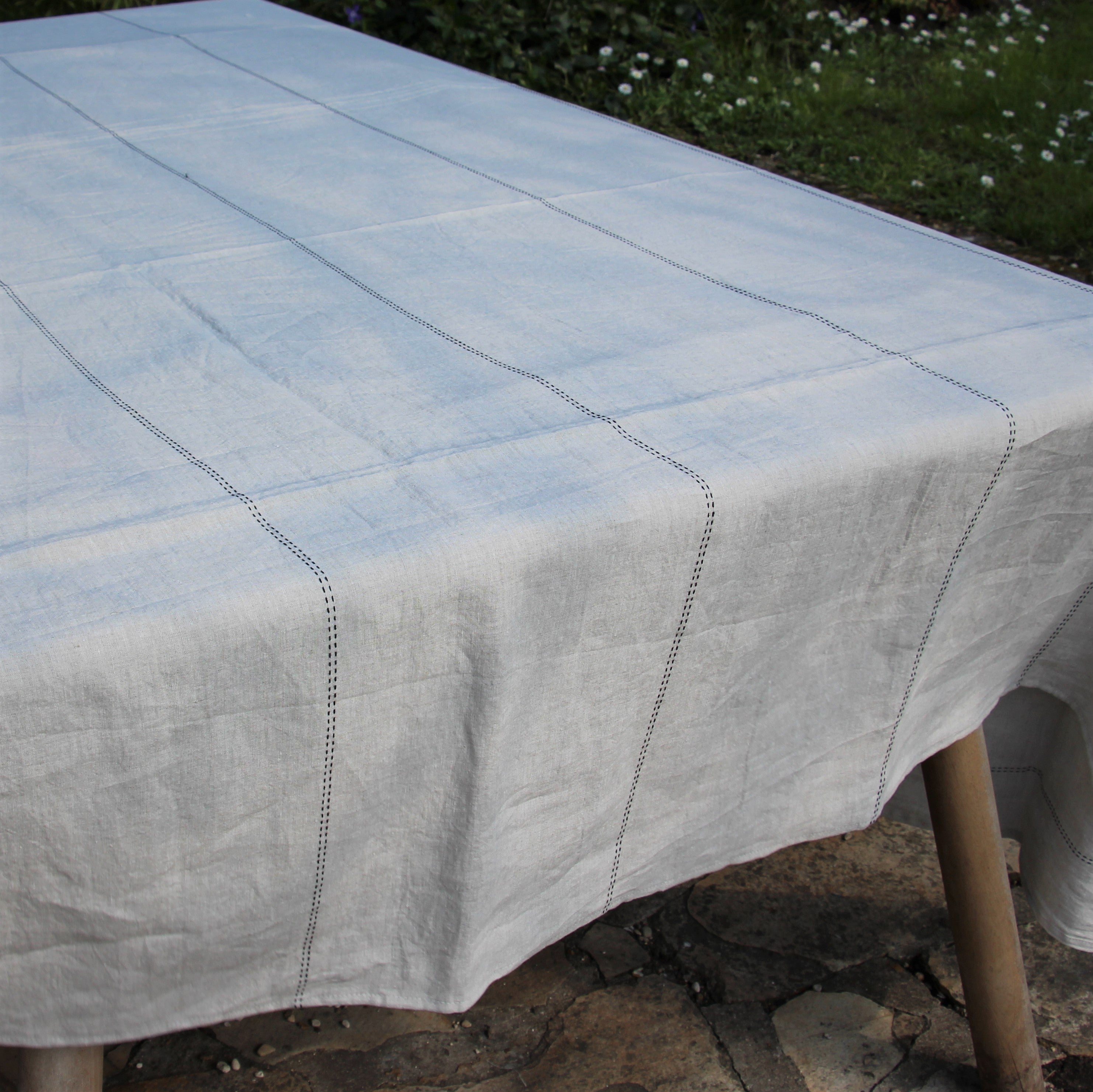Nappe Rythmo CHARVET lin 100% français et écoresponsable.