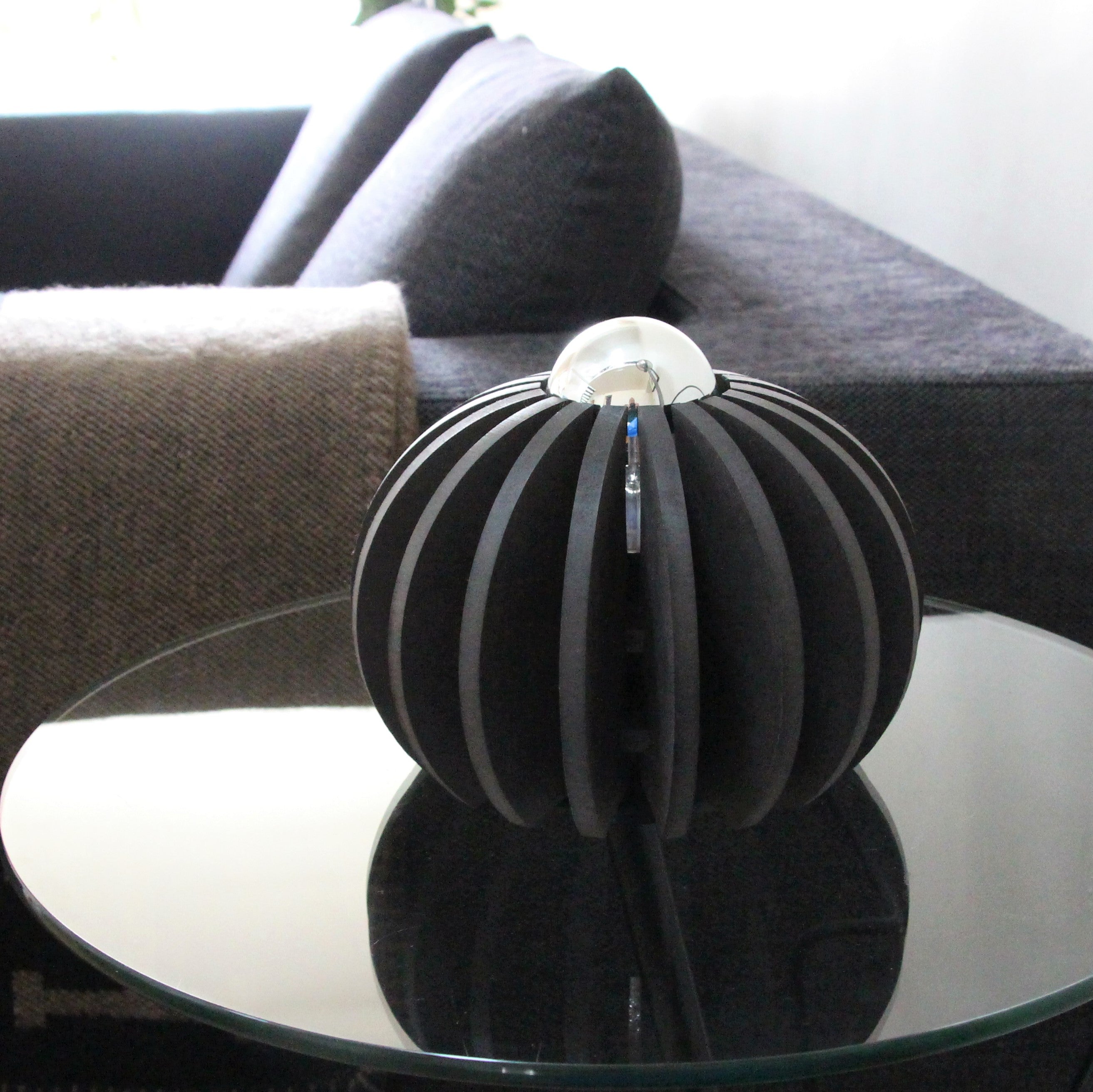 Lampe boule en bois recyclé, RIF, made in France et écoresponsable