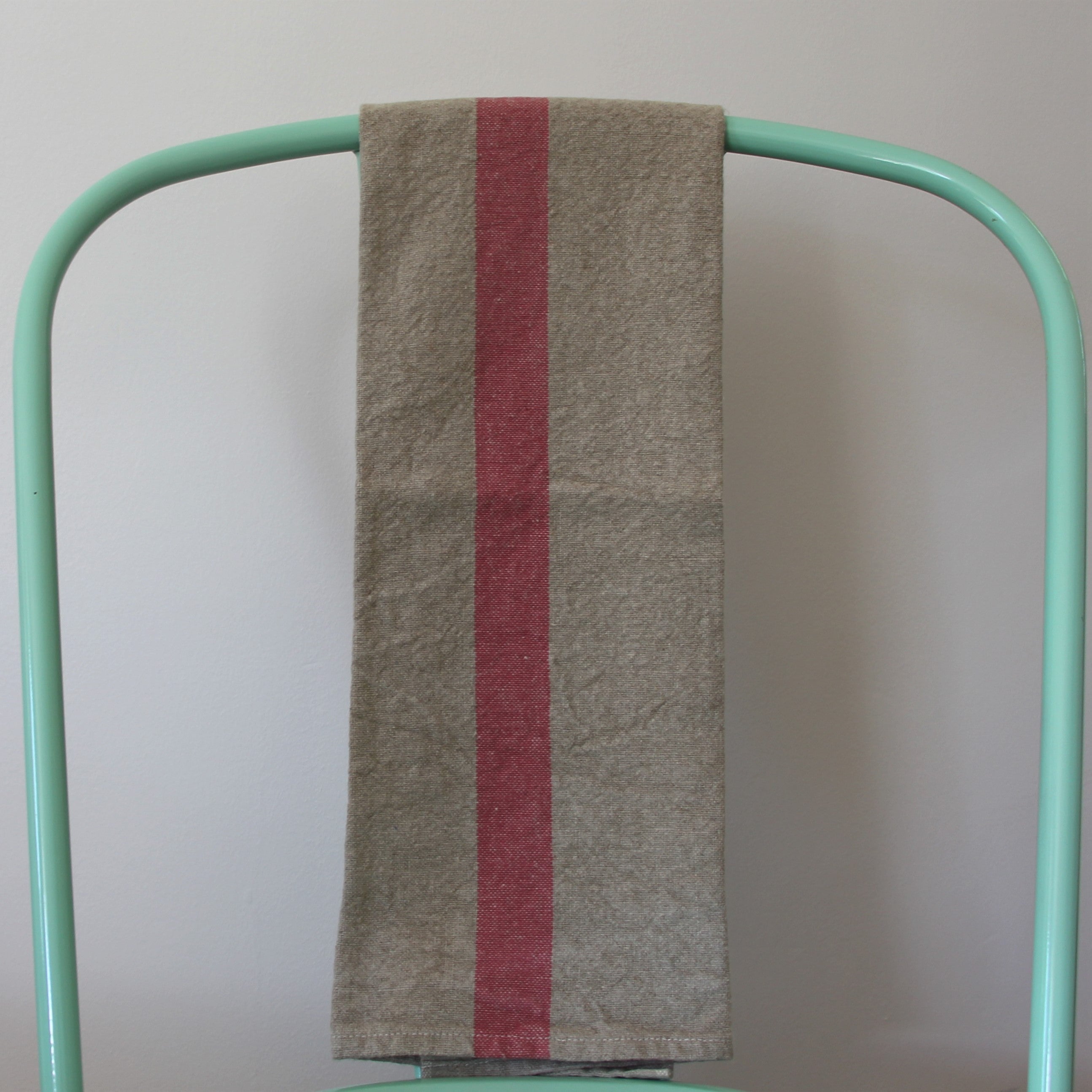 torchon Doudou blanc rayé rose CHARVET EDITIONS, 100% français et écoresponsable  HISTOIRES FRANCAISES