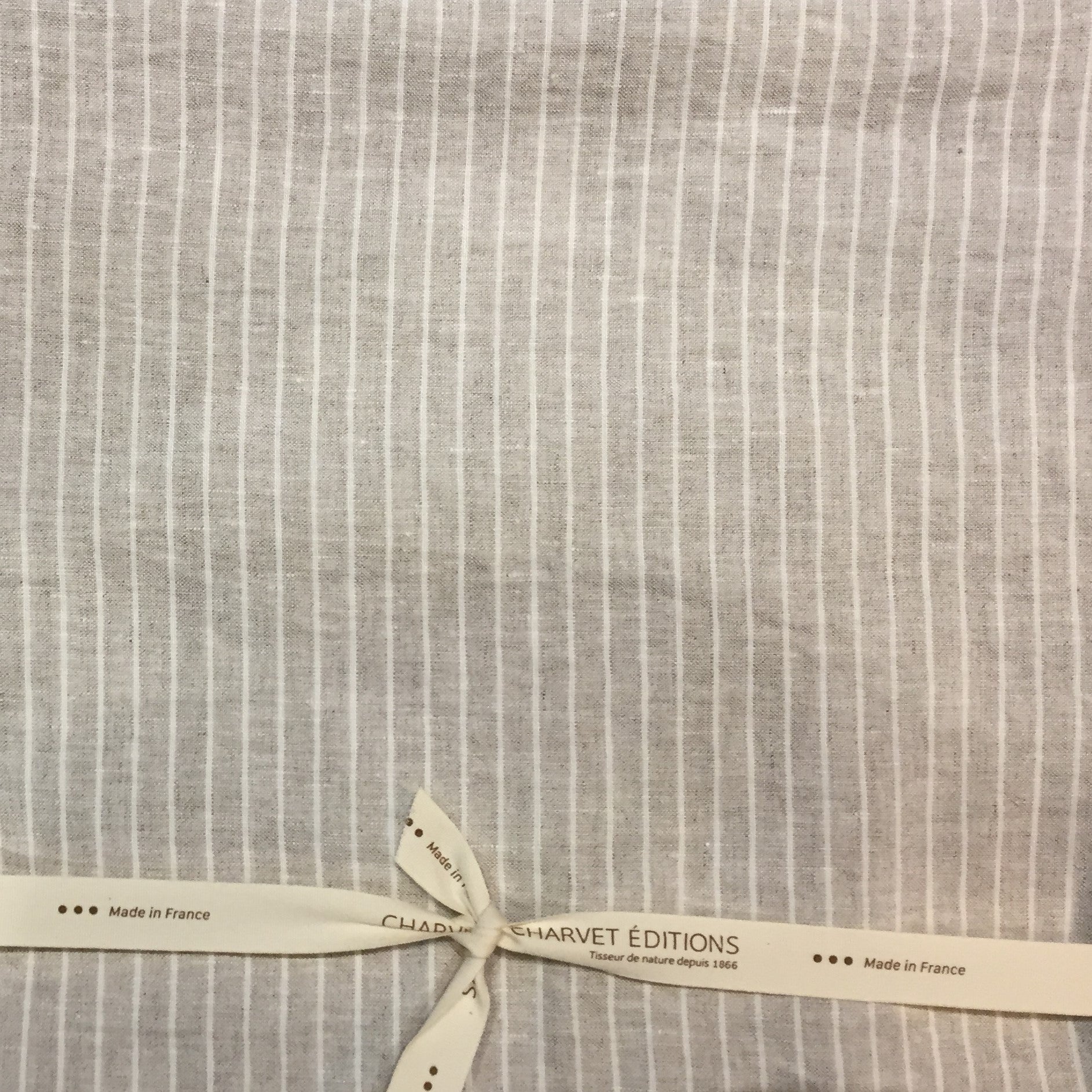 Nappe Duo rayé en lin CHARVET EDITIONS, made in France et écoresponsable