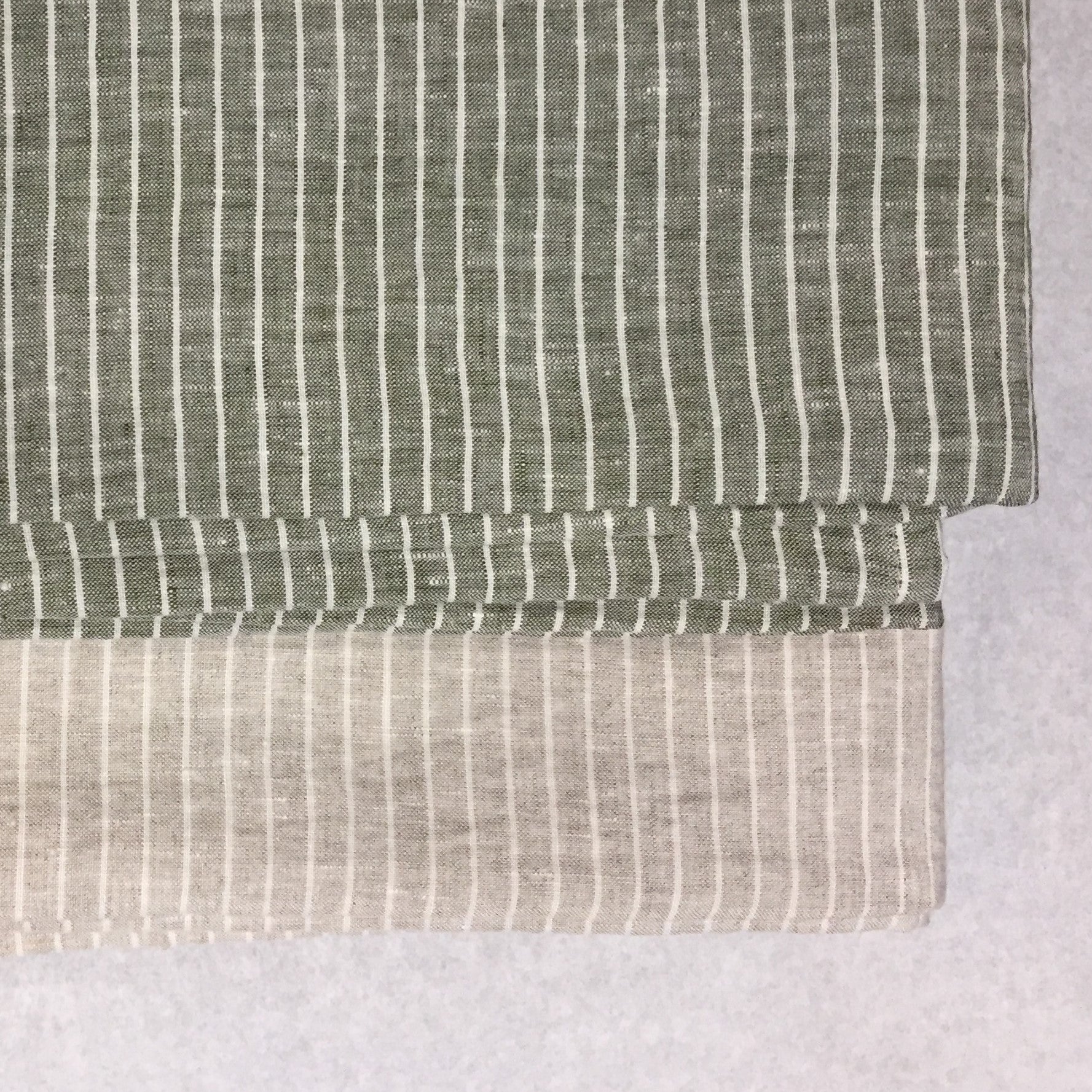 Nappe Duo rayé en lin CHARVET EDITIONS, made in France et écoresponsable