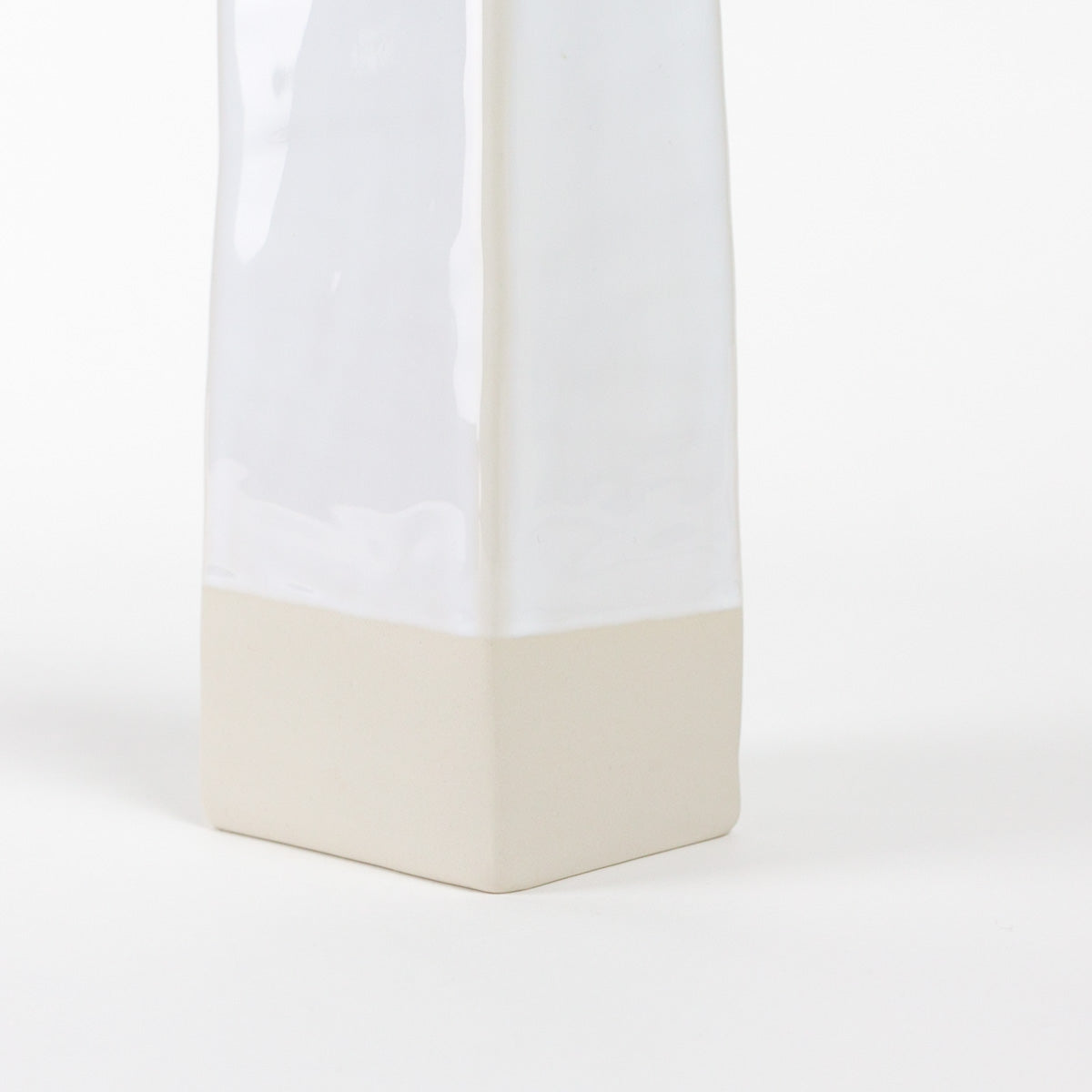 Vase Karo S blanc JARS CERAMISTES, 100% français et écoresponsable HISTOIRES FRANCAISES