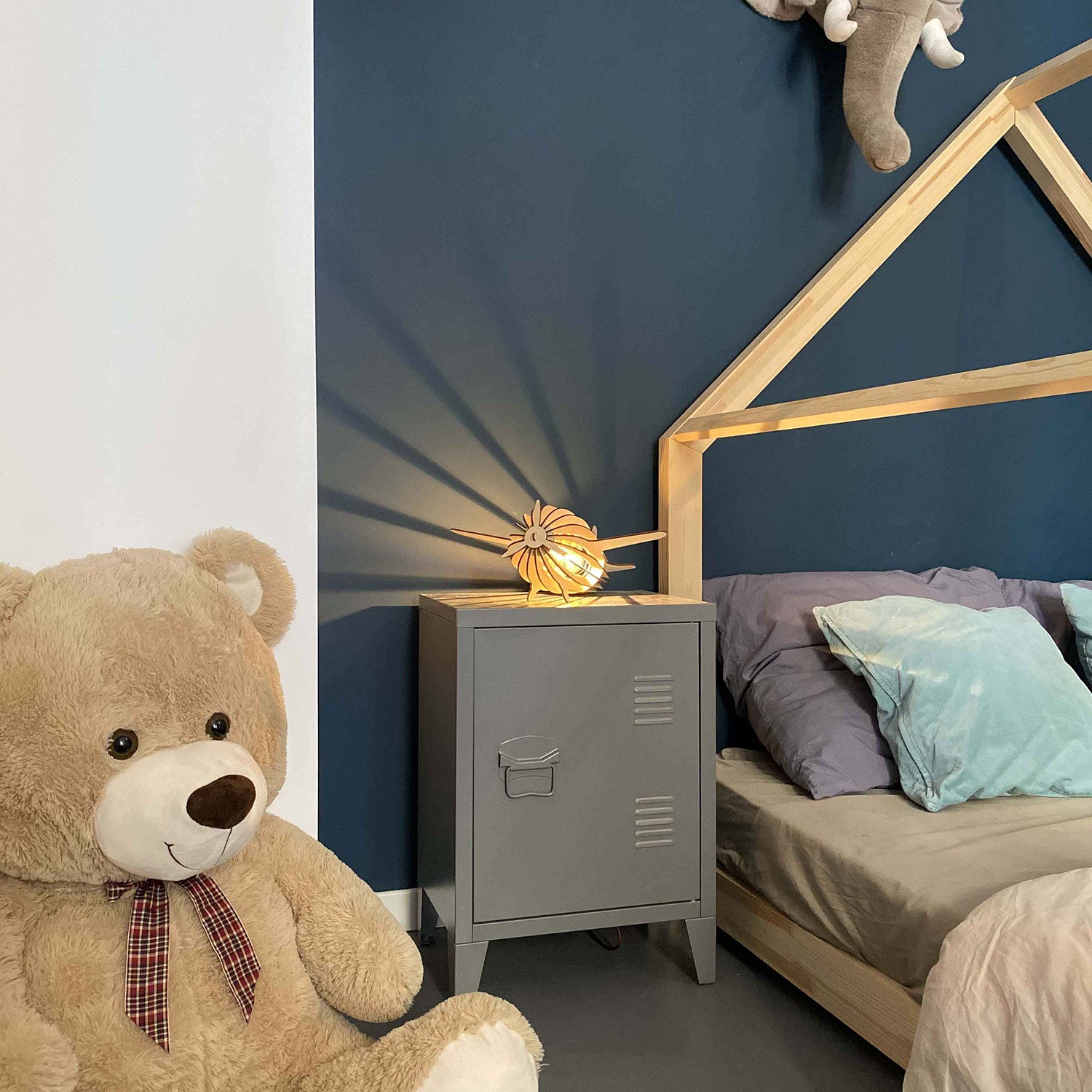 lampe avion Antoine en bois ATELIER LOUPIOTE, 100% français et écoresponsable HISTOIRES FRANCAISES