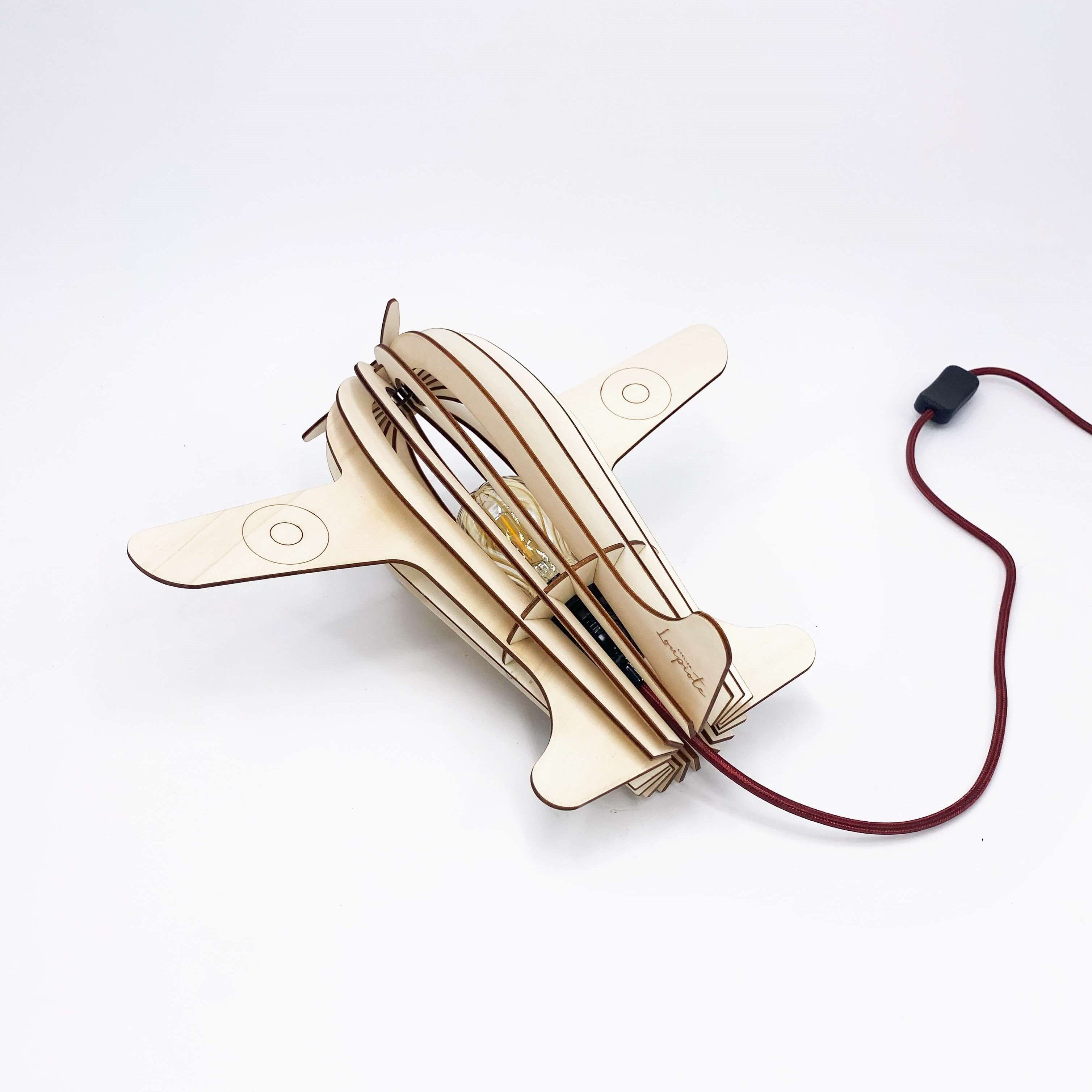 lampe avion Antoine en bois ATELIER LOUPIOTE, 100% français et écoresponsable HISTOIRES FRANCAISES