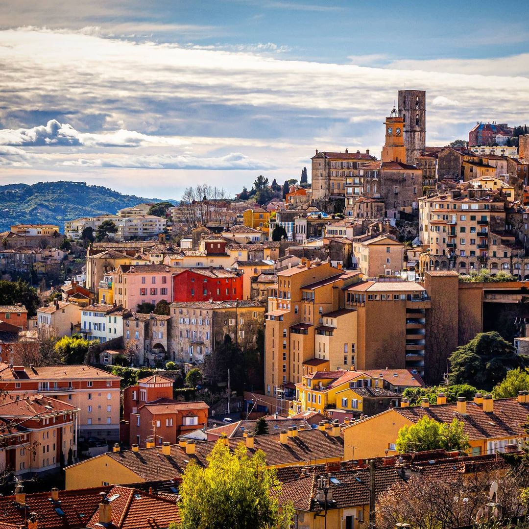 La ville de Grasse en Provence, berceau de la parfumerie française