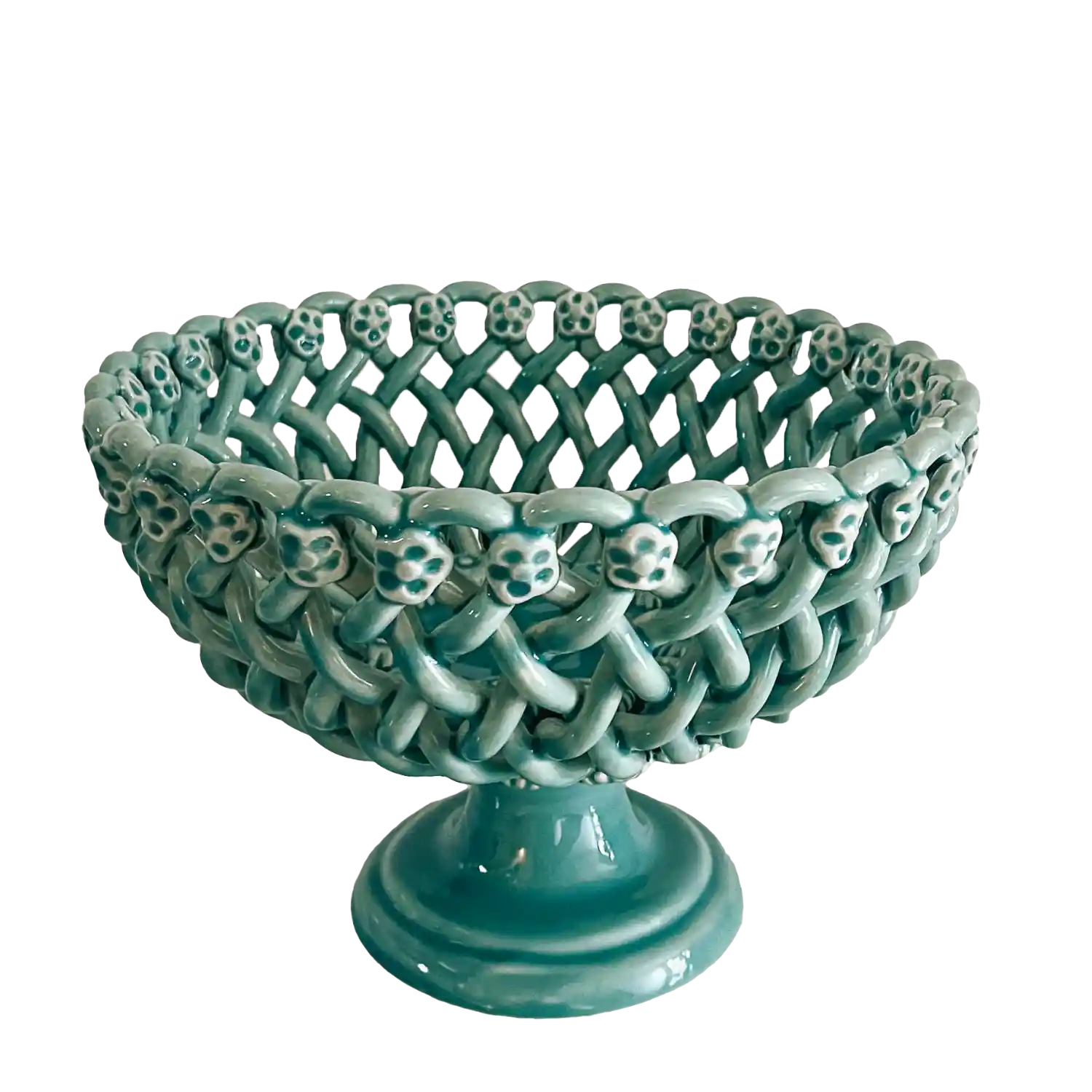 Iconic woven basket with foot