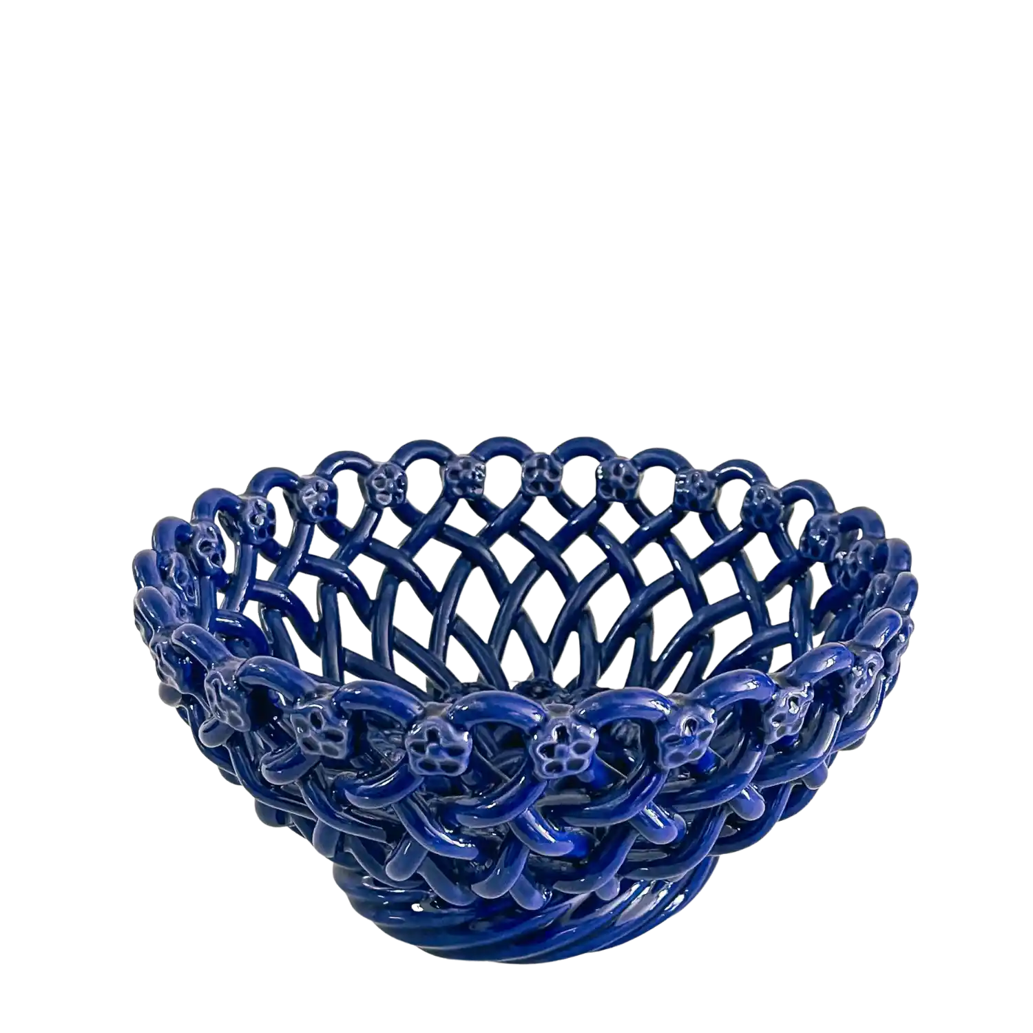 Iconic woven basket without base