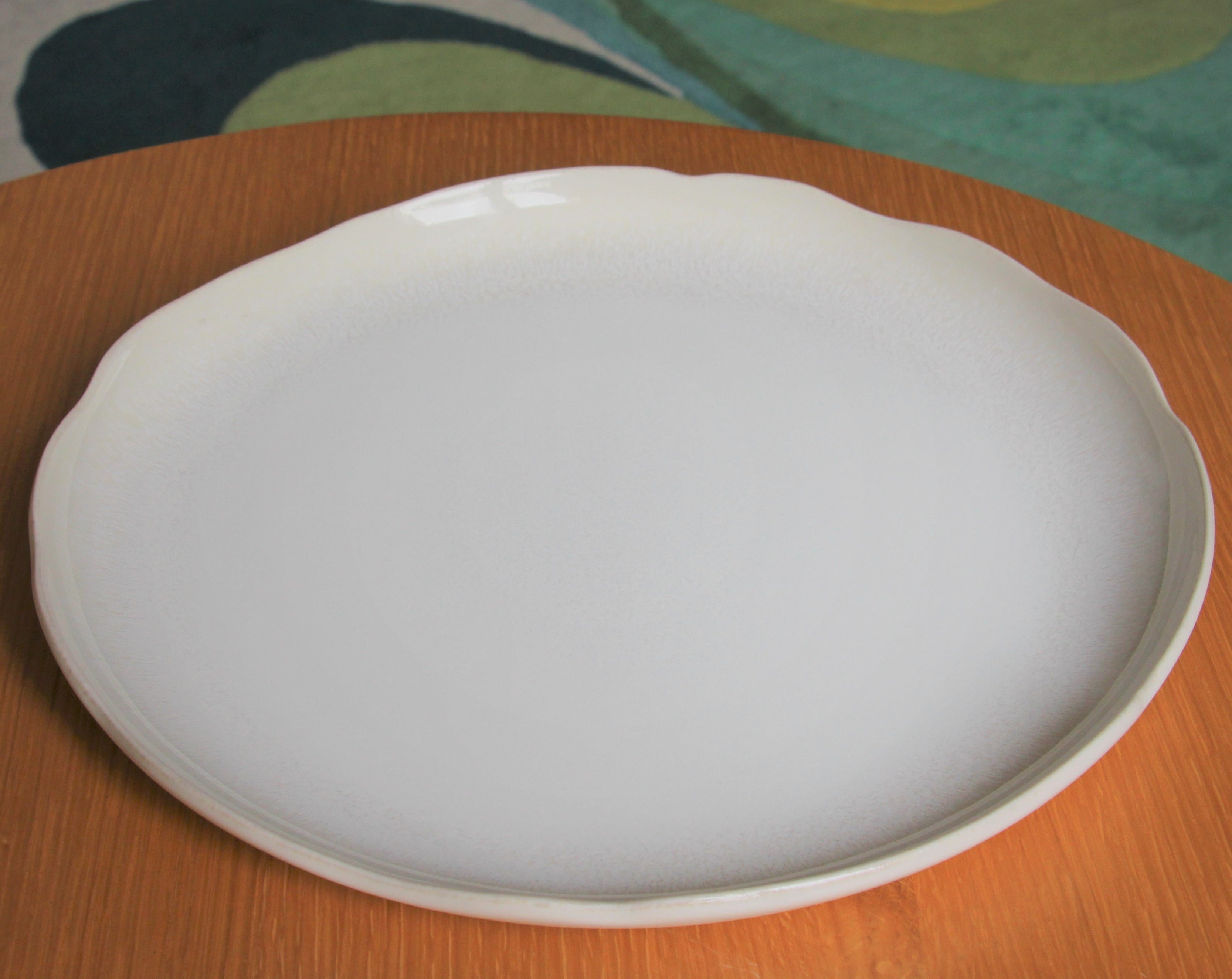 Plume Round serving dish