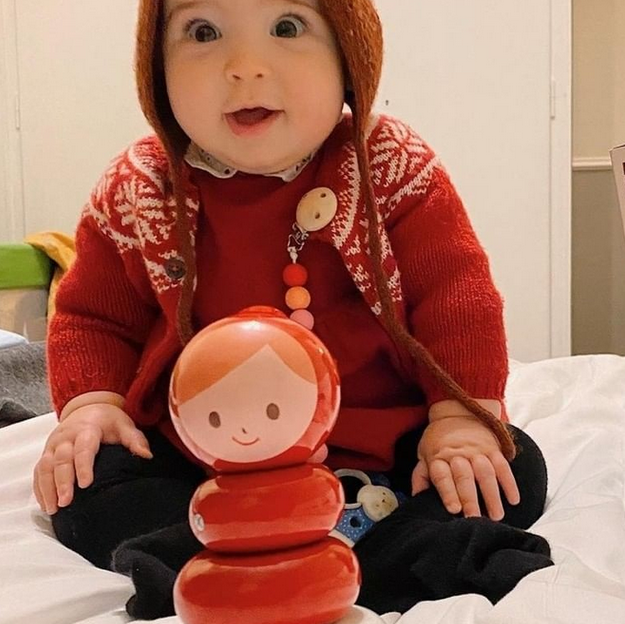 Empilable Chaperon rouge en bois naturel laqué, VILAC, made in France et écoresponsable