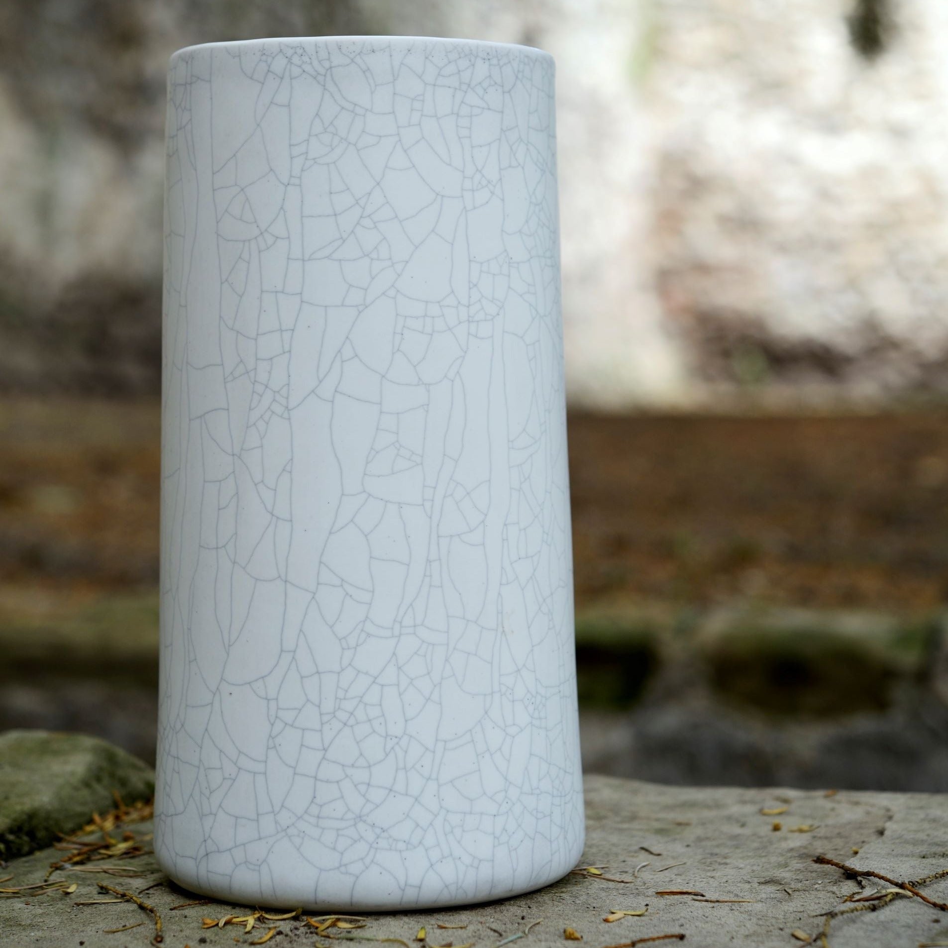 vase Anse JARS CERAMISTES coloris blanc, 100% français et écoresponsable
