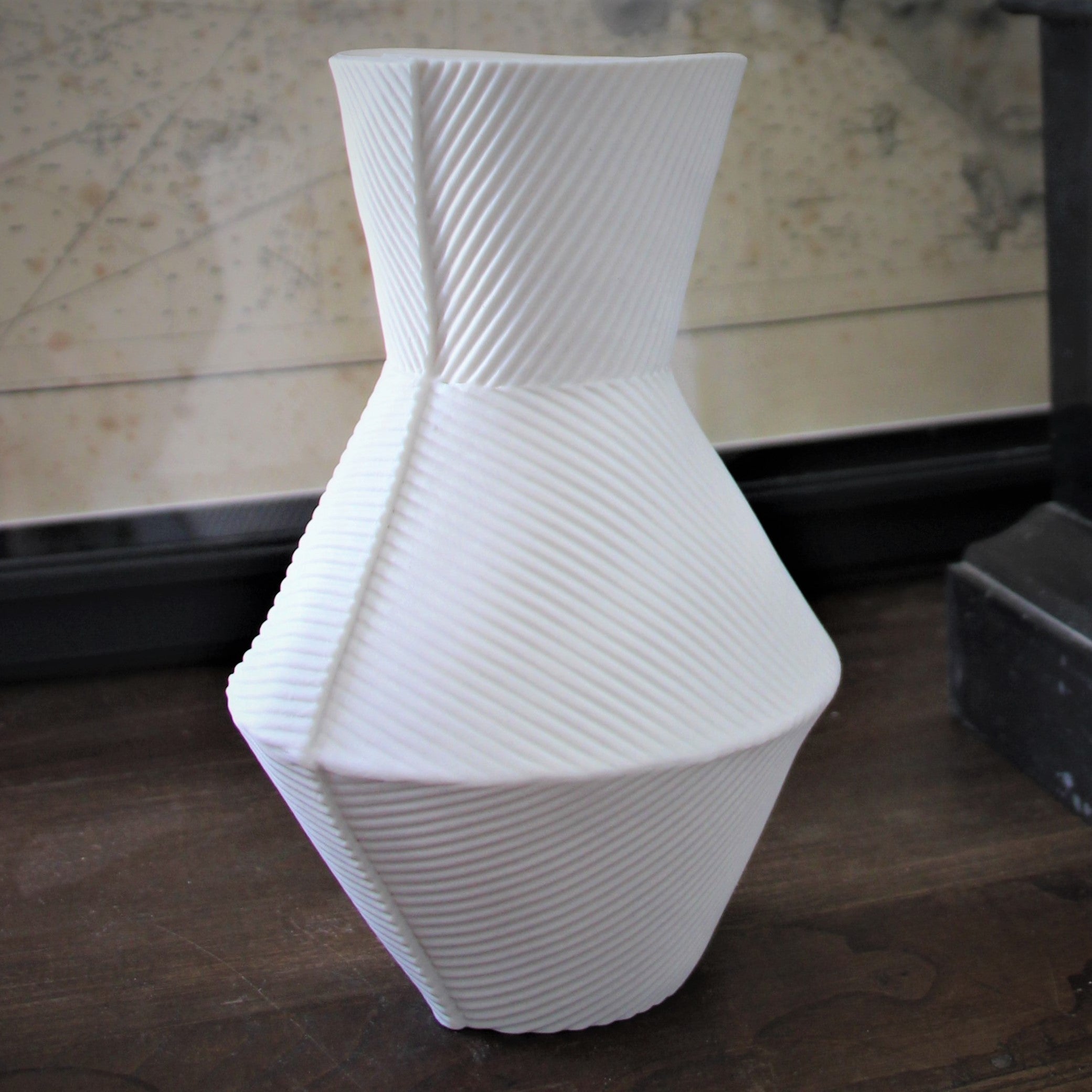 Vase Cône FANNY LAUGIER 100% français et écoresponsable.