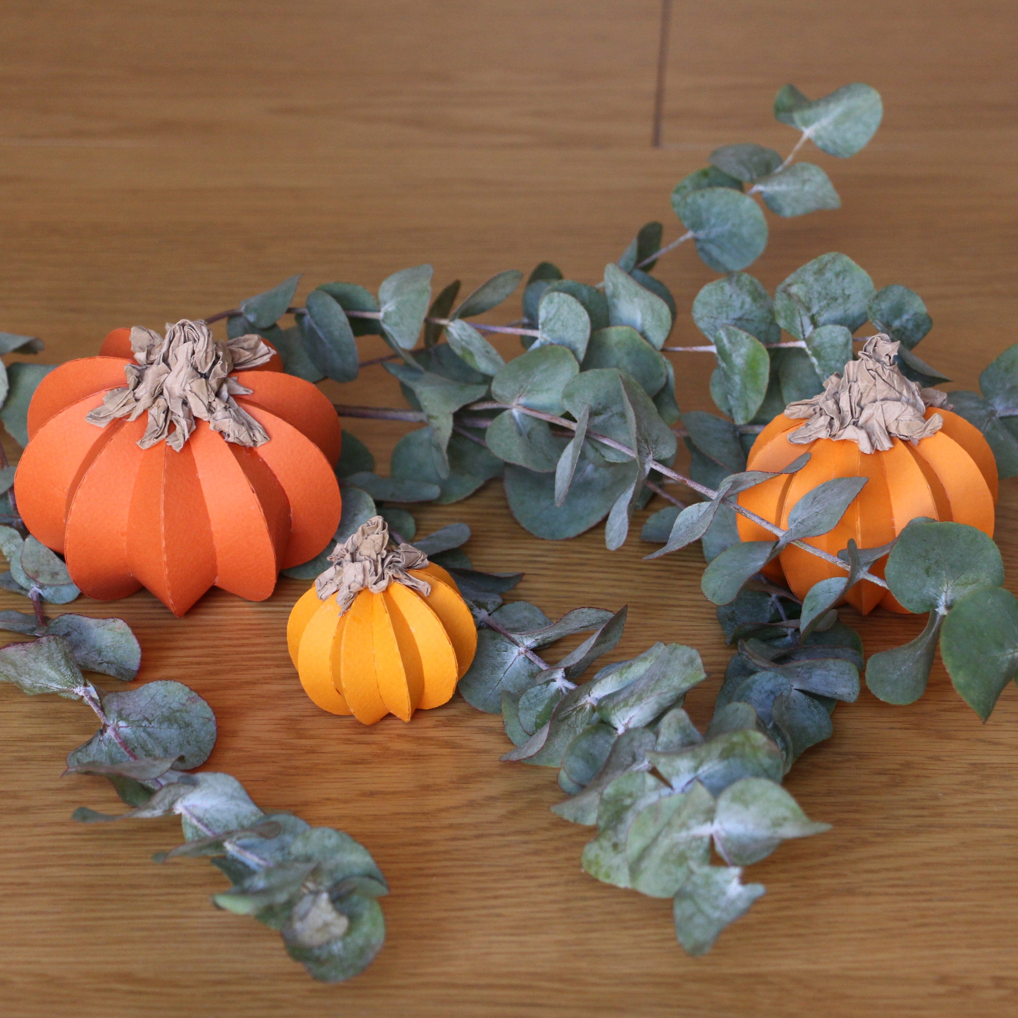 Coffret 3 citrouilles en papier de Mélina VASSEREAU, made in France et écoresponsable