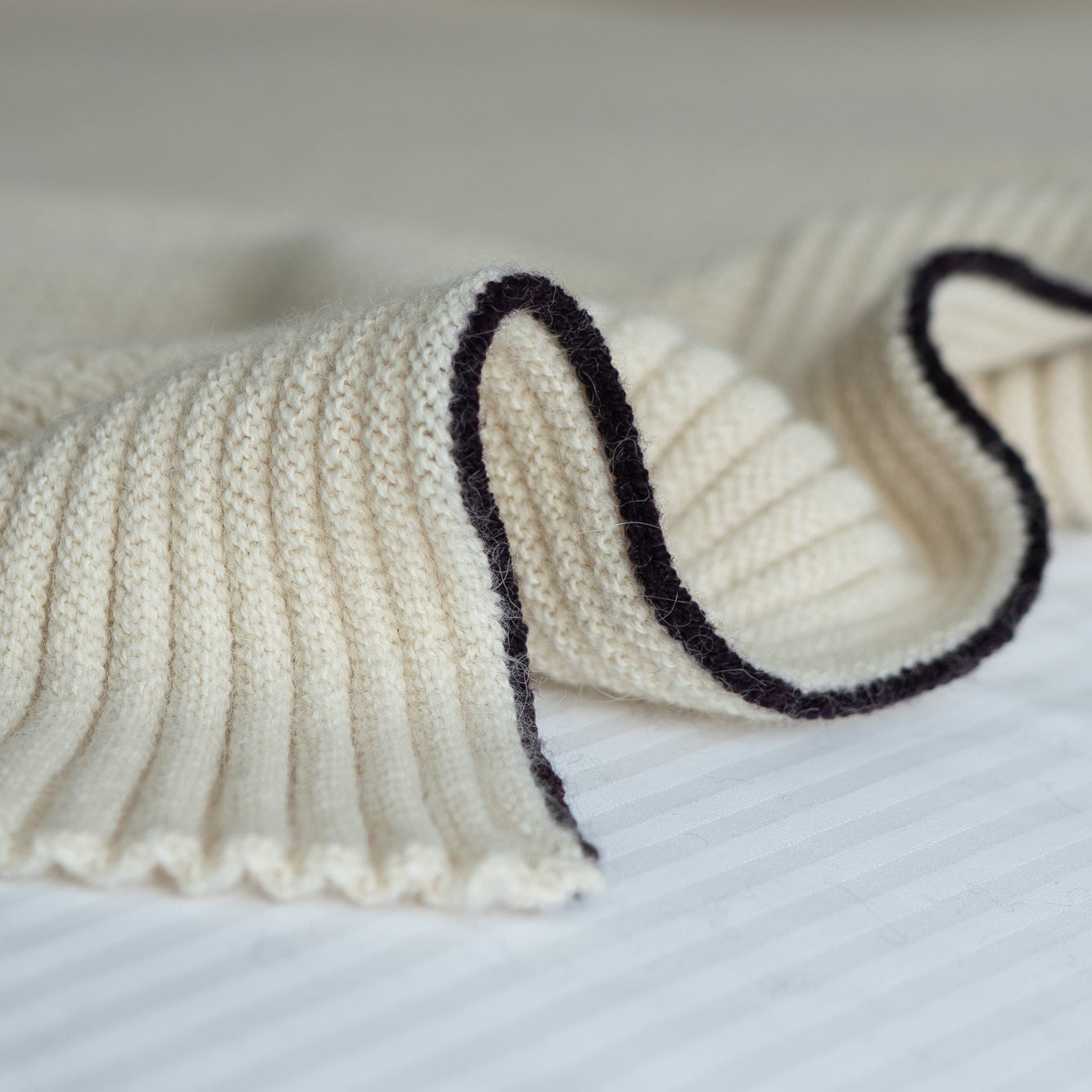 Plaid Baby Alpaga MAISON DE LA MAILLE 100% français et écoresponsable.