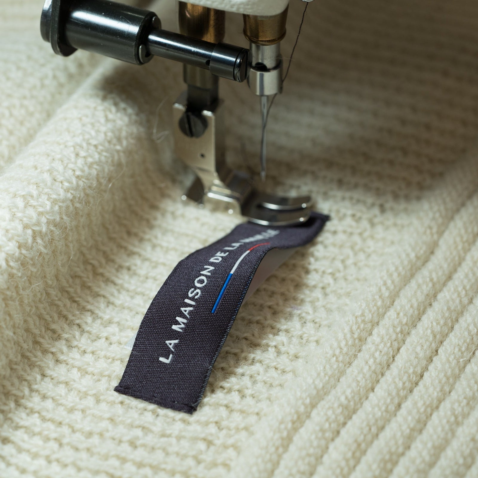 Plaid Baby Alpaga MAISON DE LA MAILLE 100% français et écoresponsable.